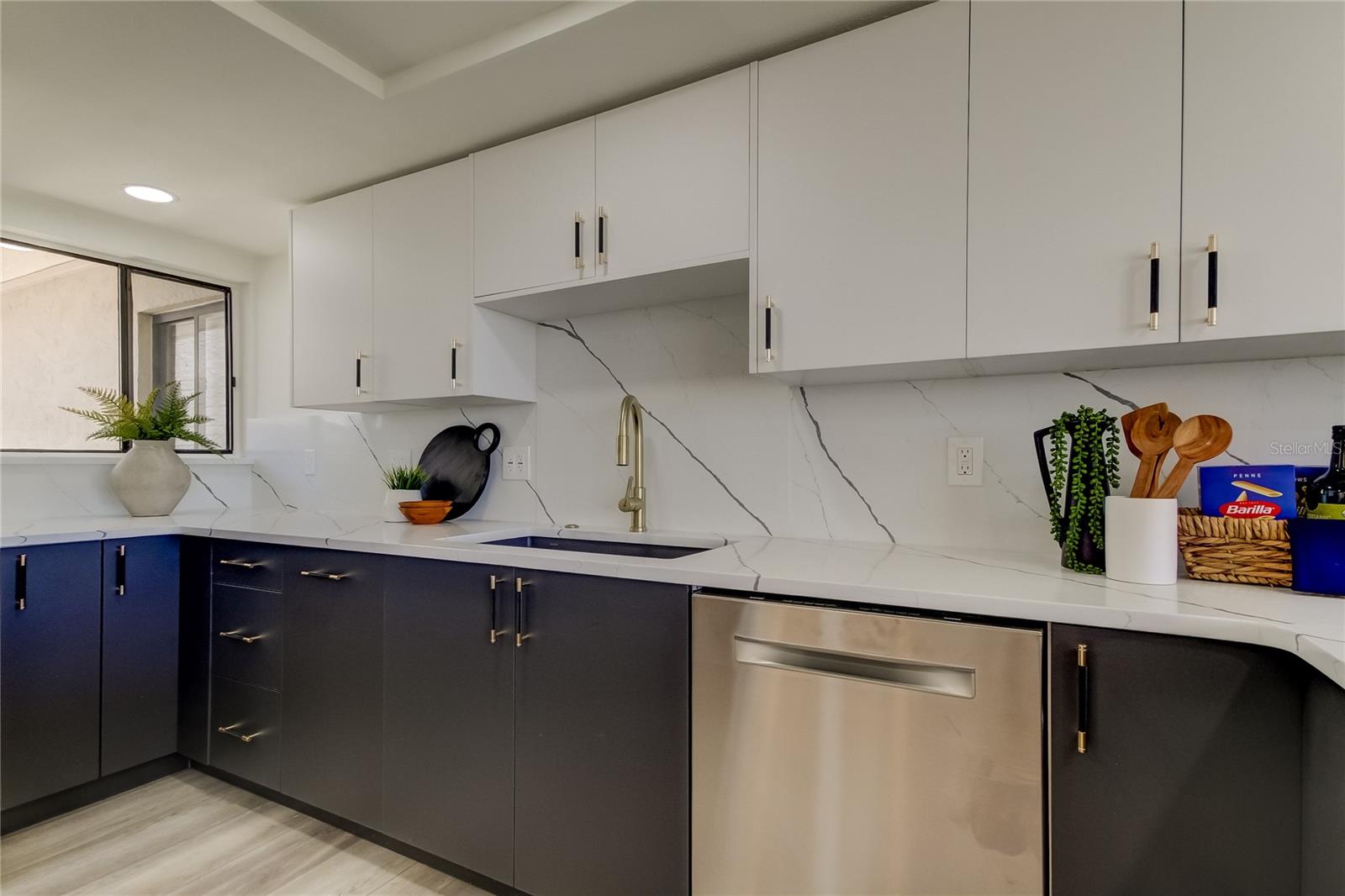 Image 28 of 72 For 500 Osceola Avenue H