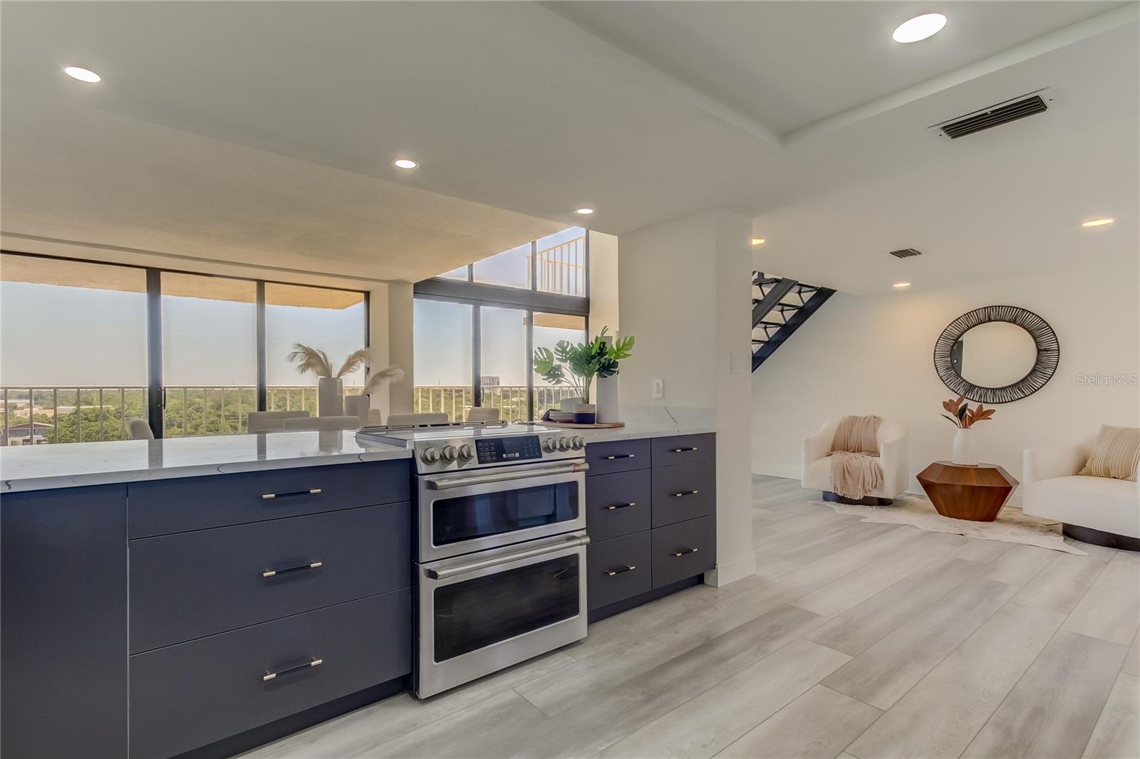 Image 29 of 72 For 500 Osceola Avenue H