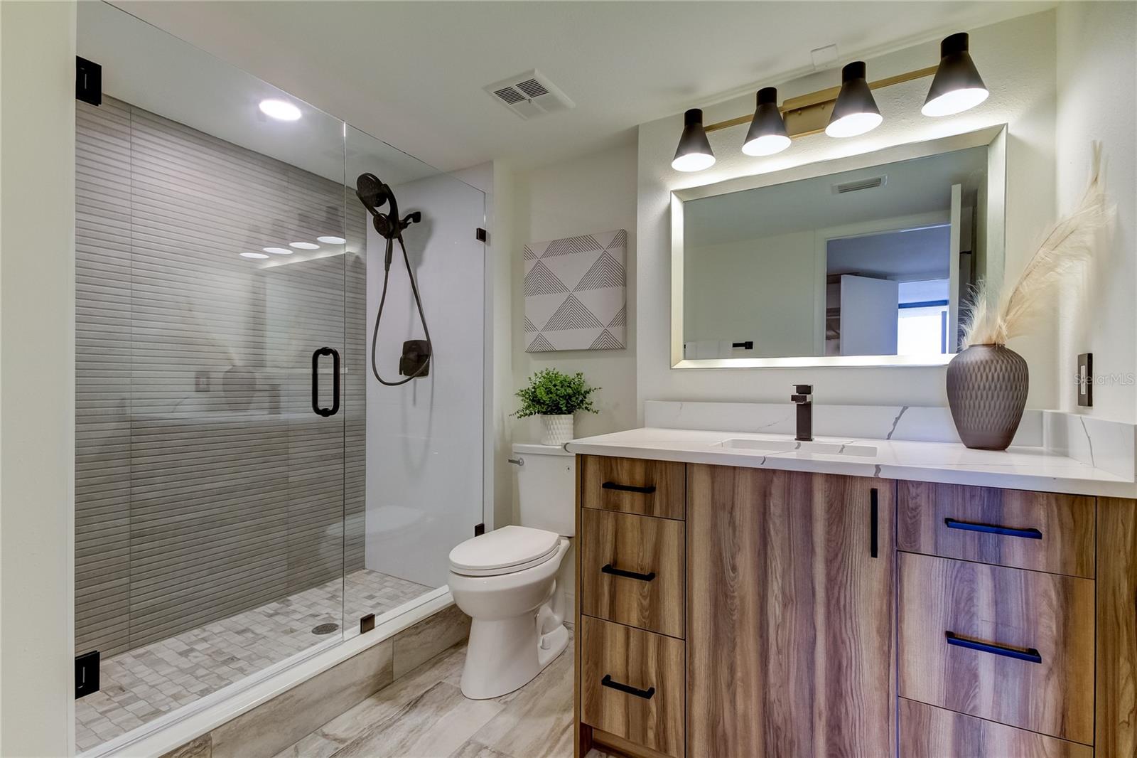 Image 58 of 72 For 500 Osceola Avenue H