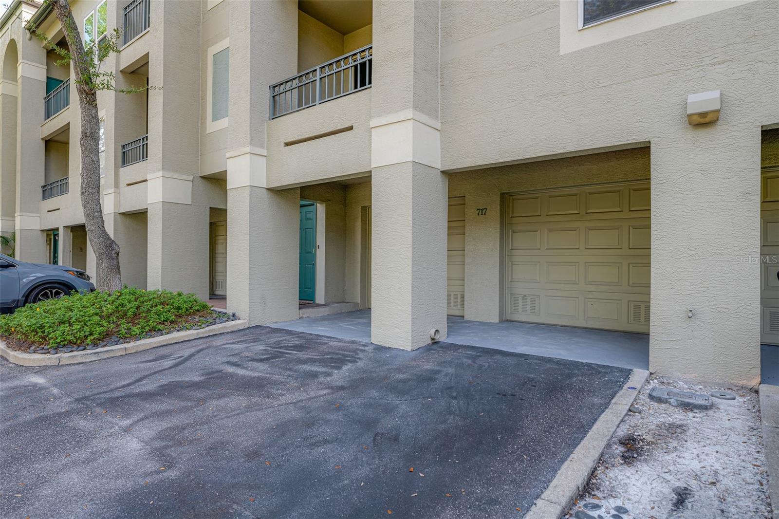 Image 2 of 27 For 717 Mainsail Drive