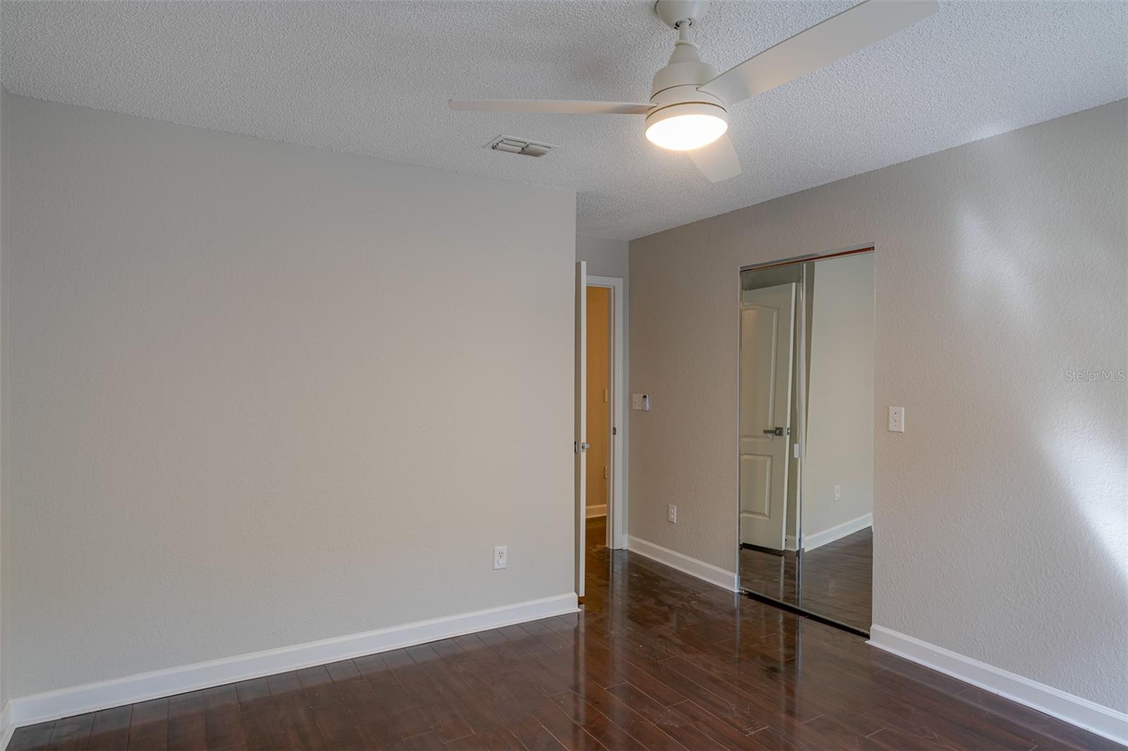 Image 20 of 27 For 717 Mainsail Drive