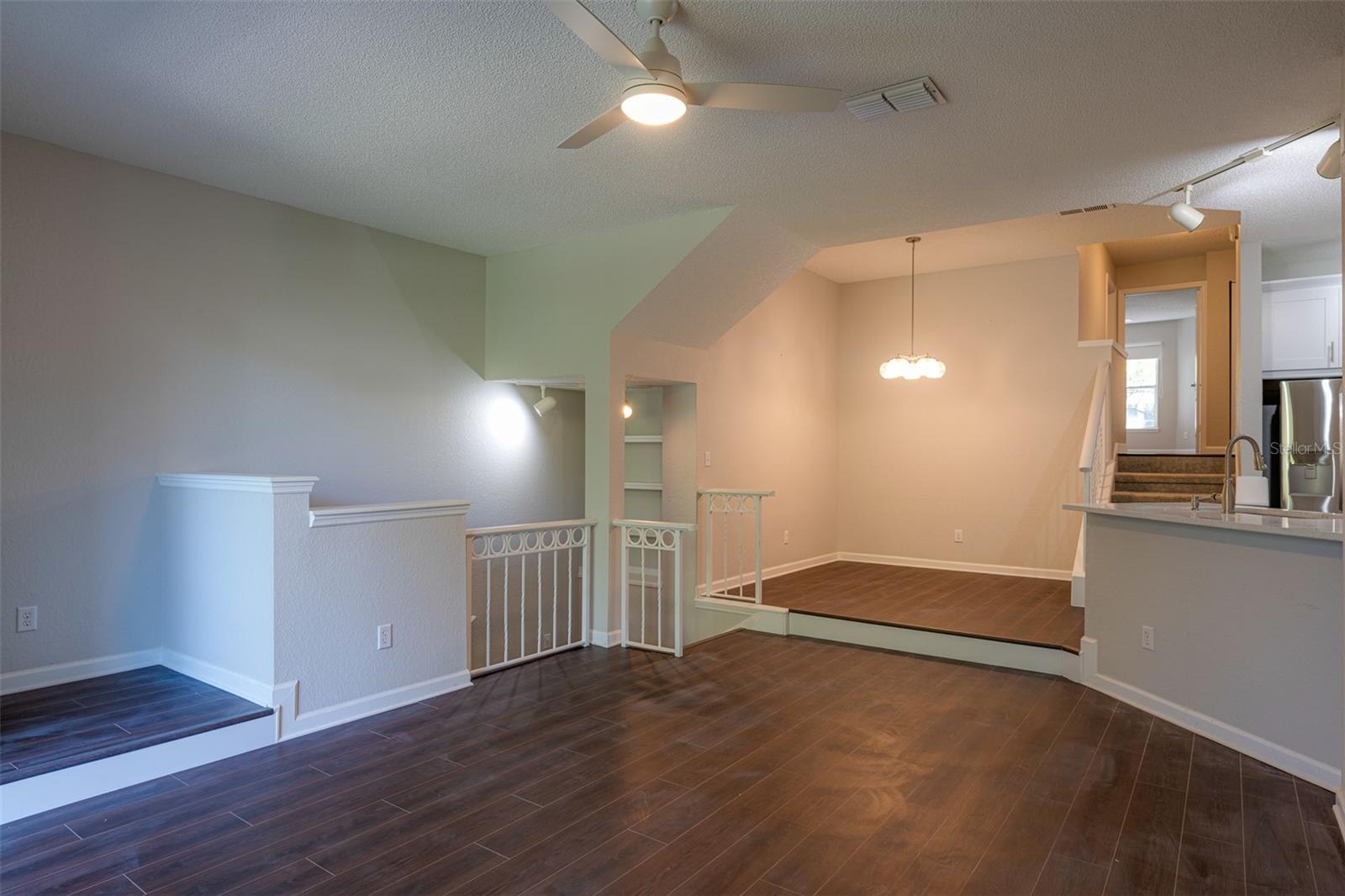 Image 6 of 27 For 717 Mainsail Drive