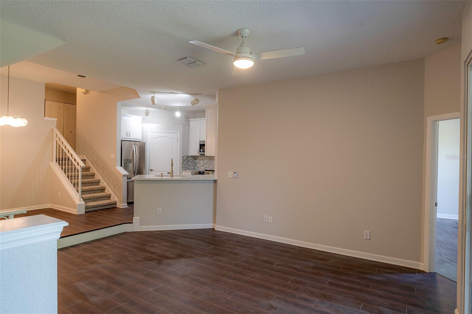 Image 7 of 27 For 717 Mainsail Drive