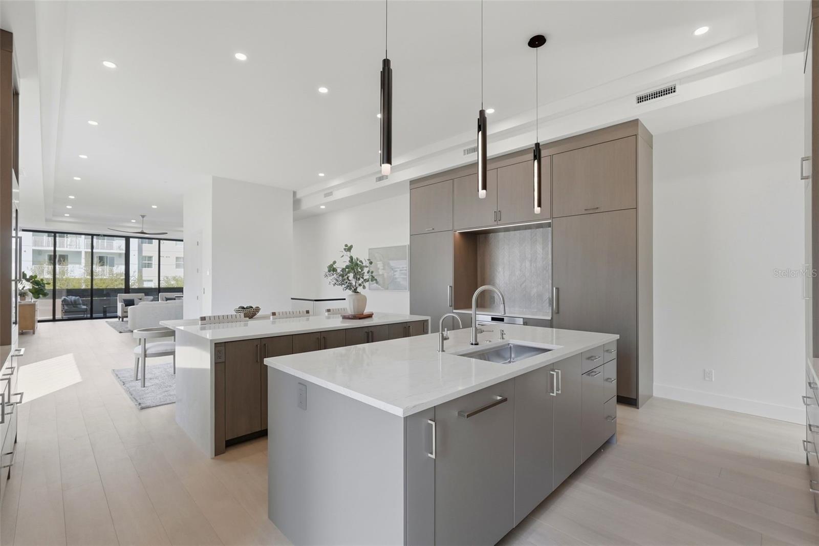 Listing photo id 9 for 321 2nd Street N