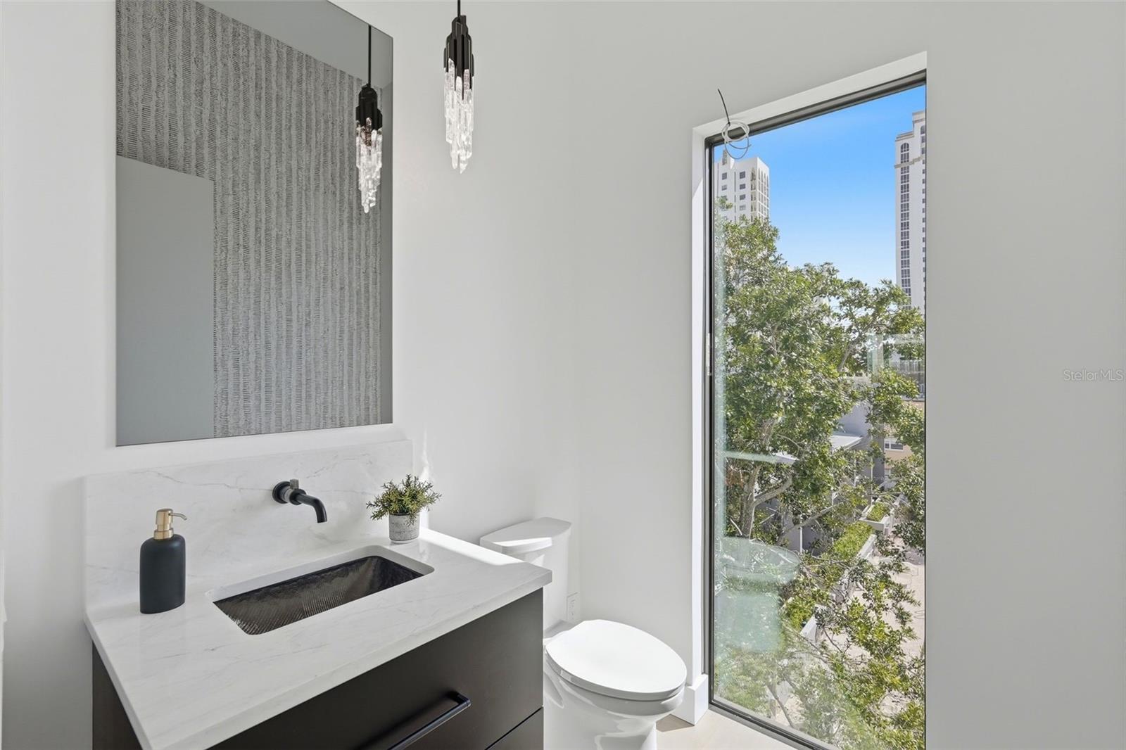 Listing photo id 12 for 321 2nd Street N