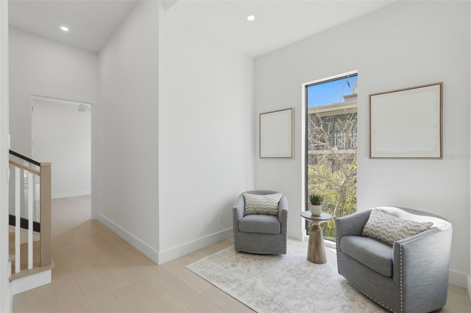 Listing photo id 18 for 321 2nd Street N