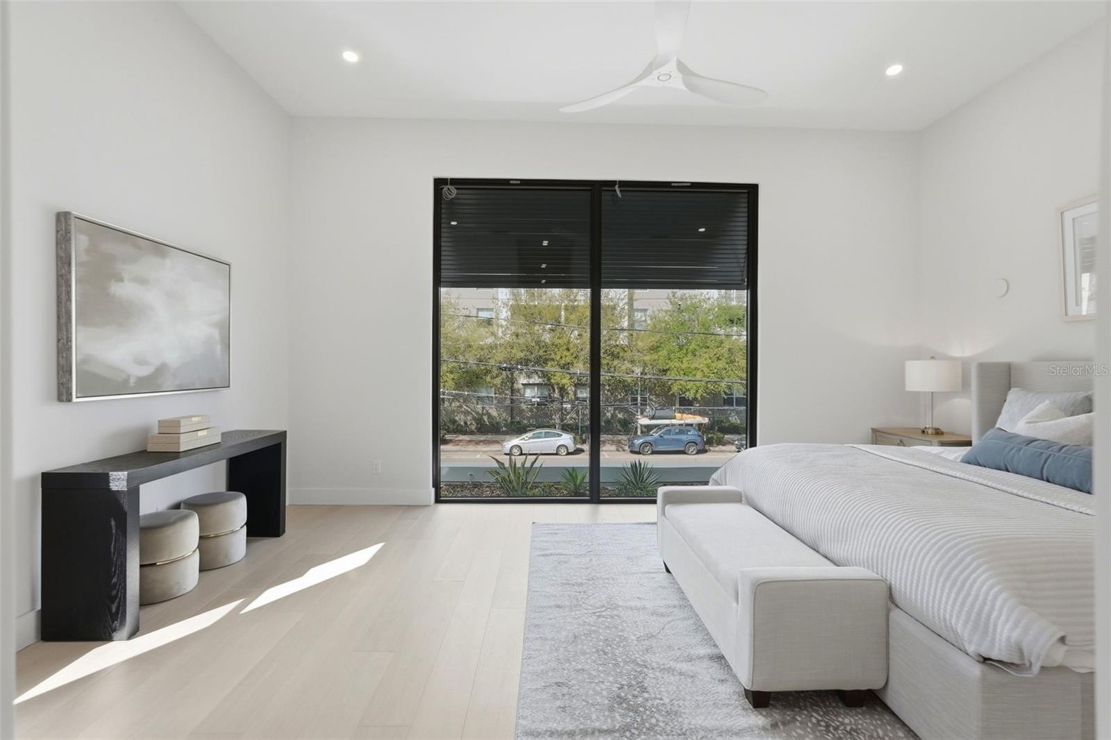 Listing photo id 19 for 321 2nd Street N