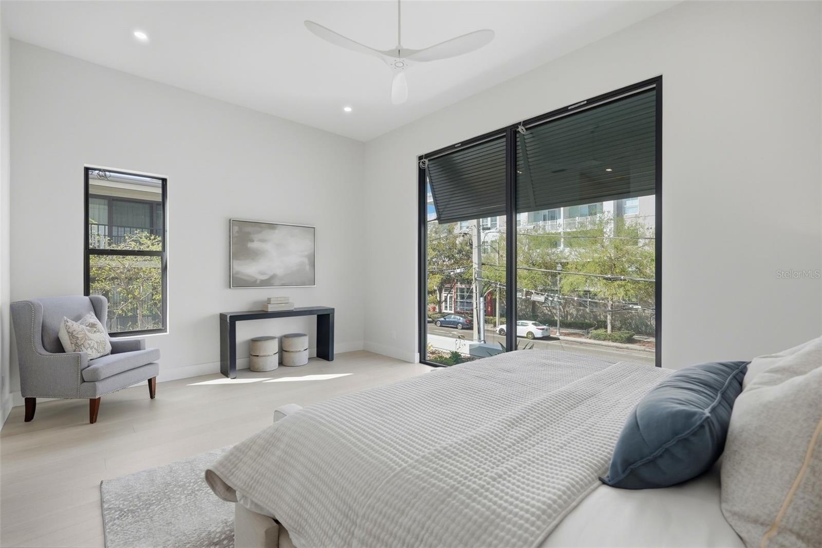 Listing photo id 21 for 321 2nd Street N