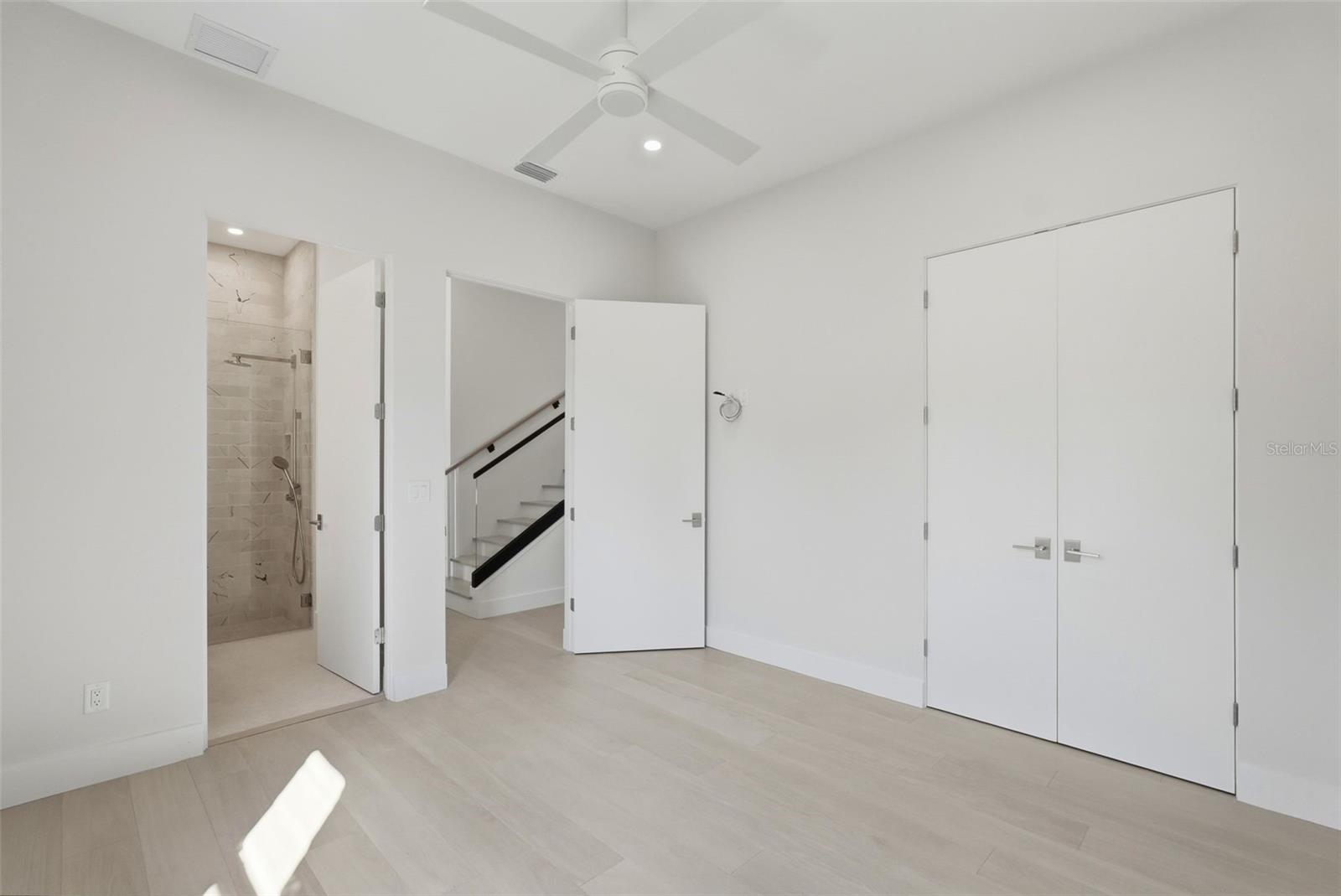 Listing photo id 26 for 321 2nd Street N