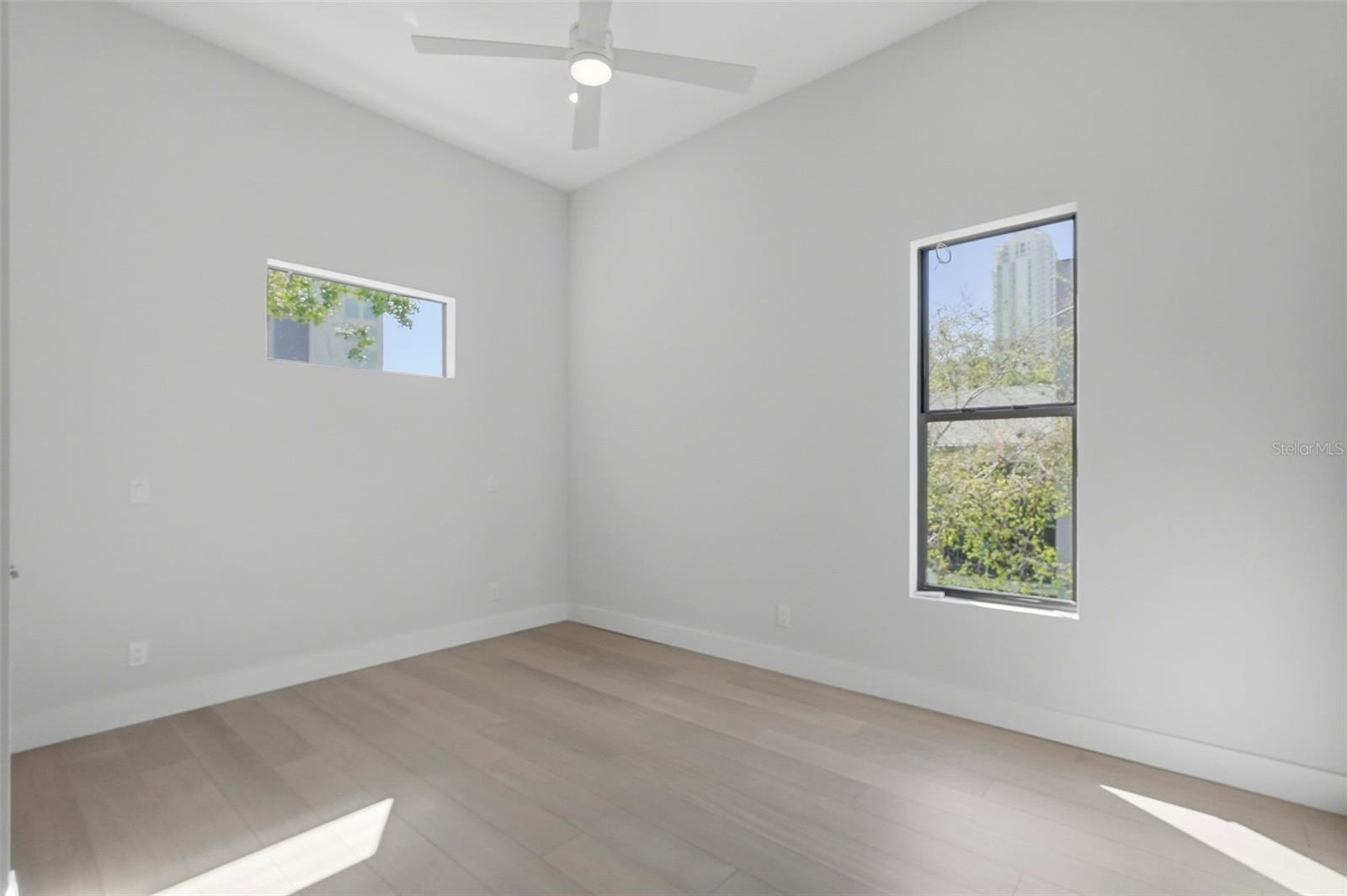 Listing photo id 28 for 321 2nd Street N