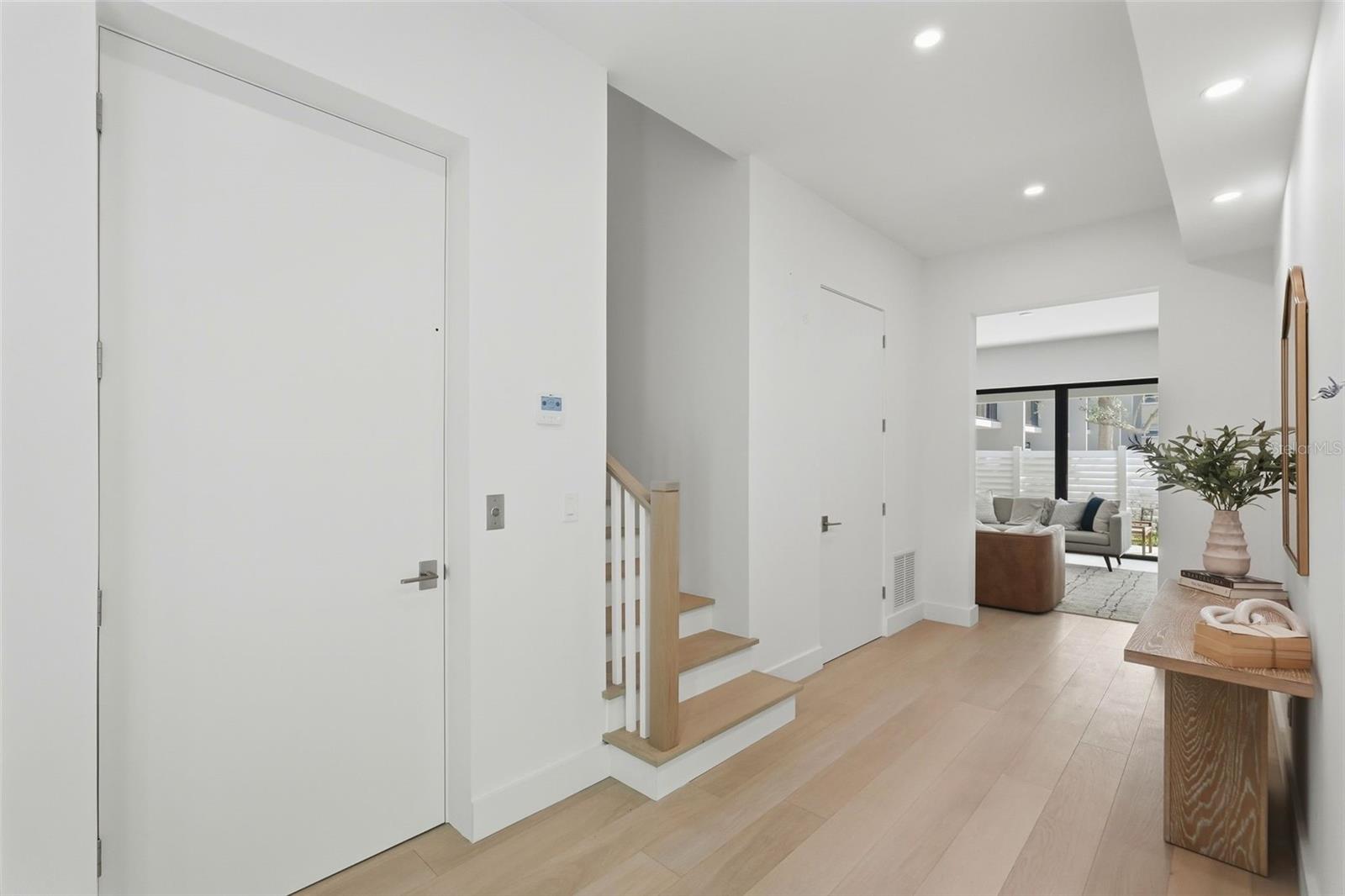 Listing photo id 31 for 321 2nd Street N