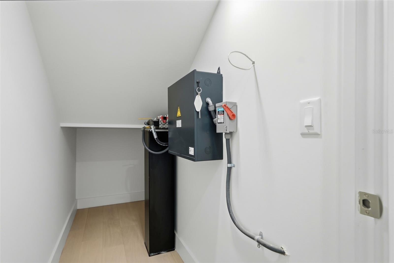 Listing photo id 38 for 321 2nd Street N