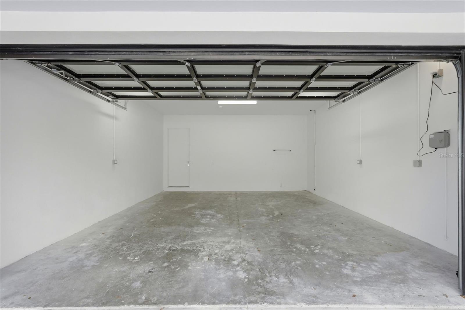 Listing photo id 39 for 321 2nd Street N