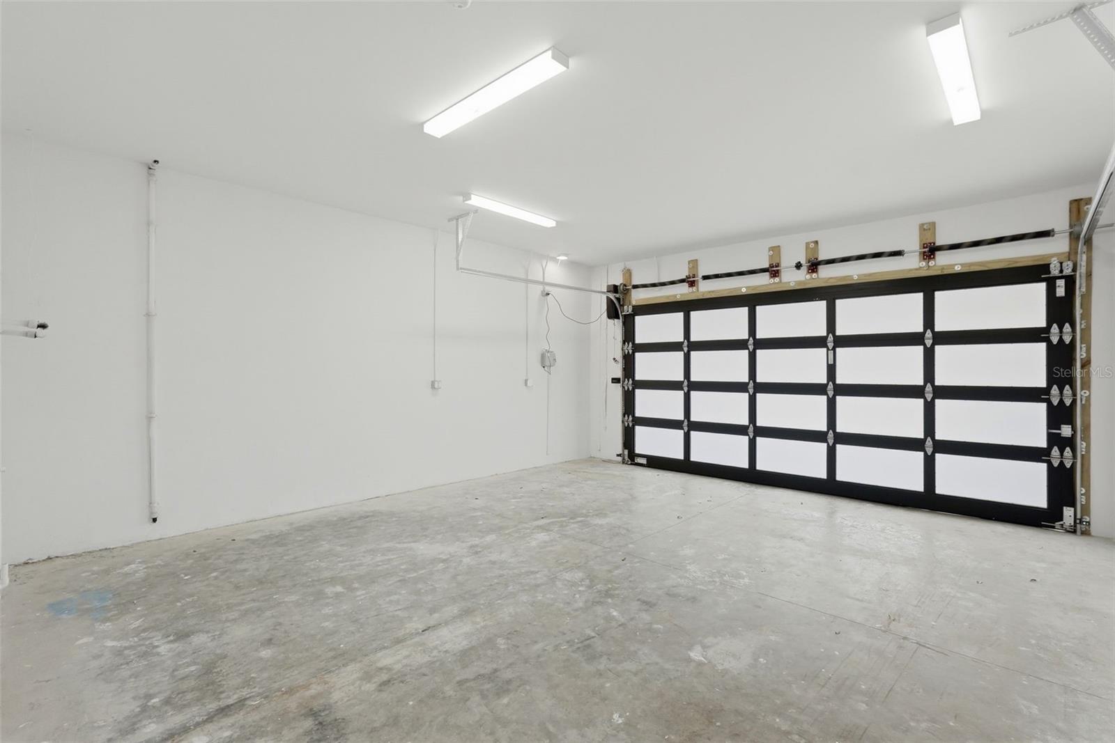 Listing photo id 40 for 321 2nd Street N