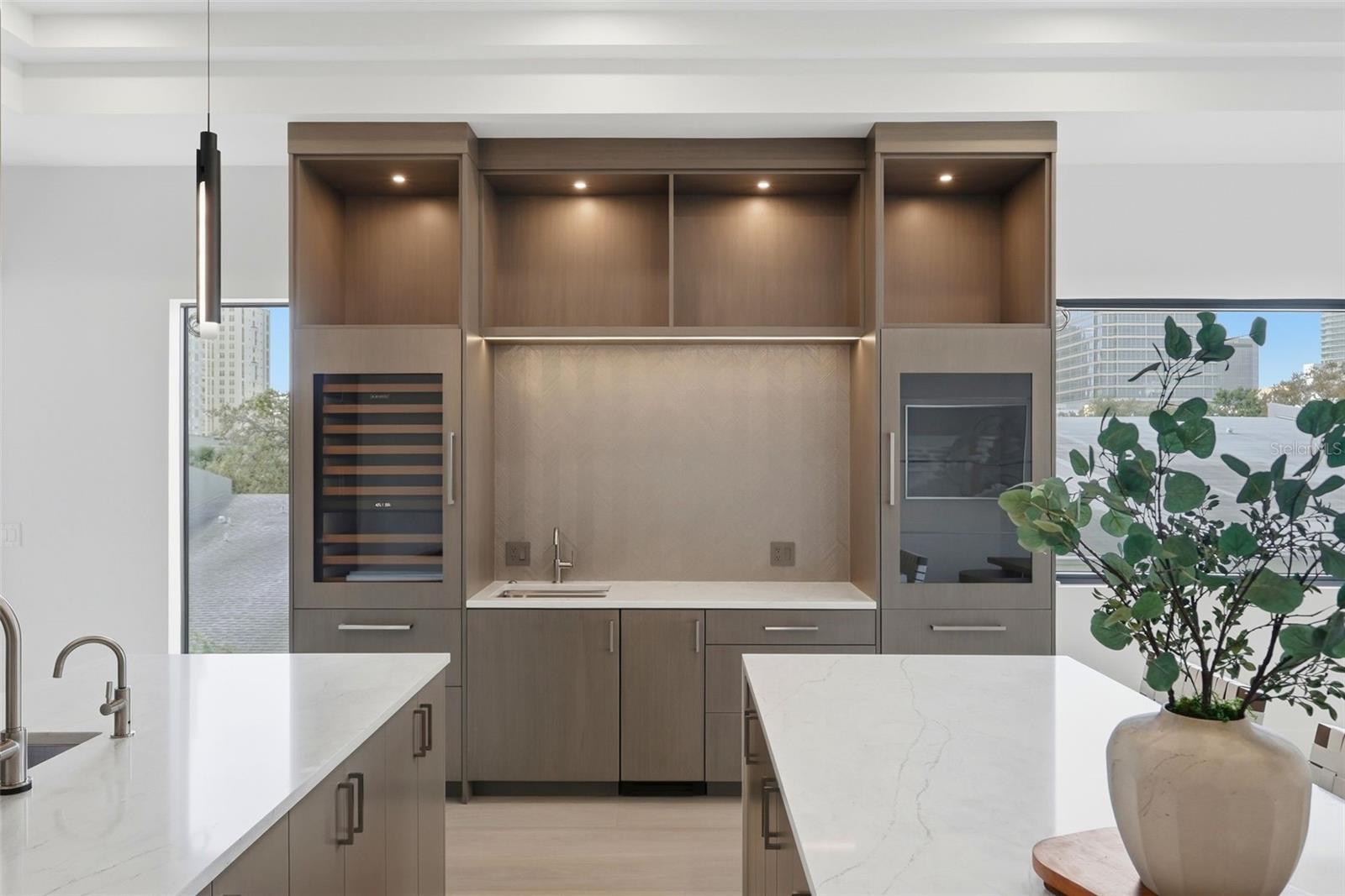 Listing photo id 6 for 321 2nd Street N