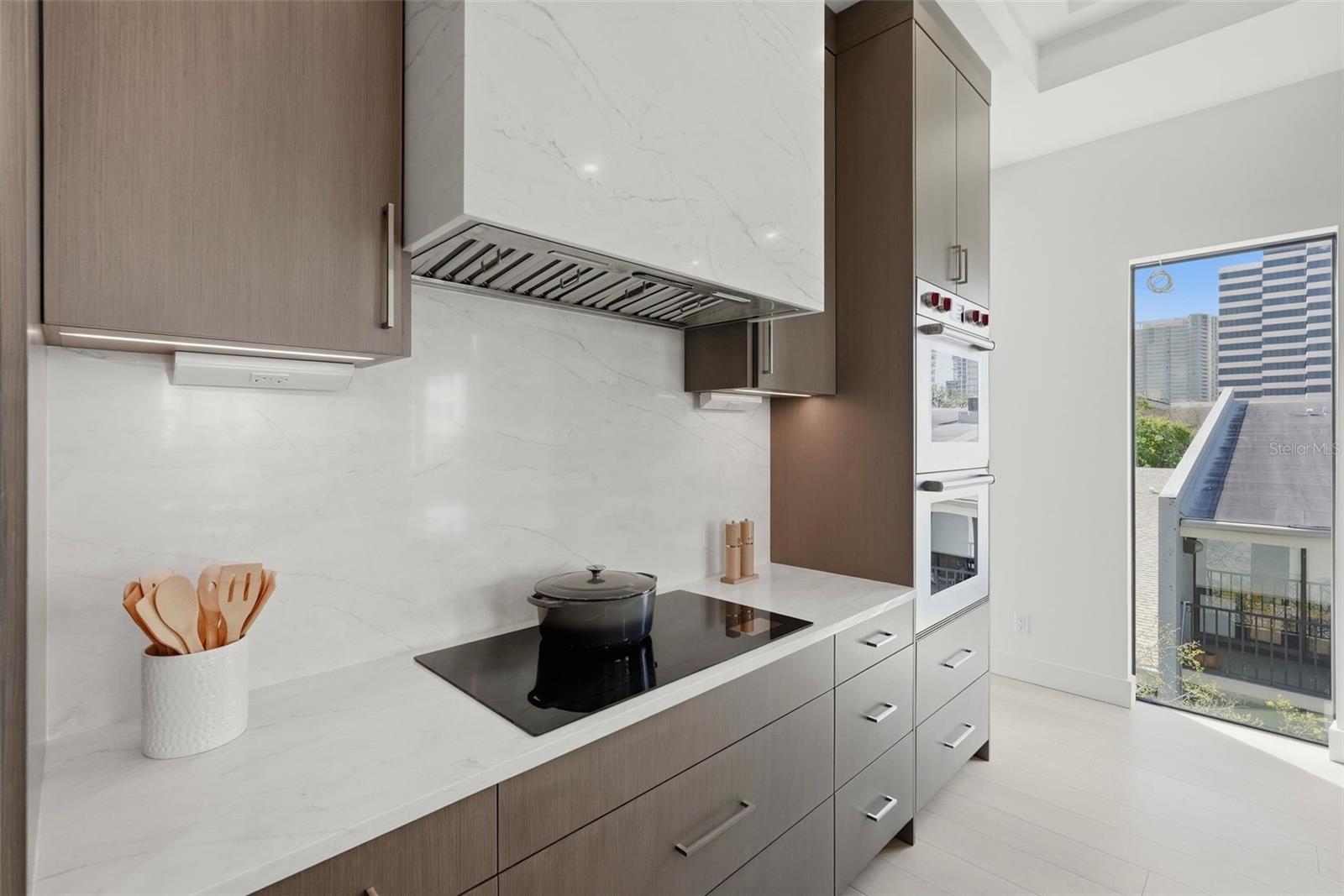 Listing photo id 7 for 321 2nd Street N