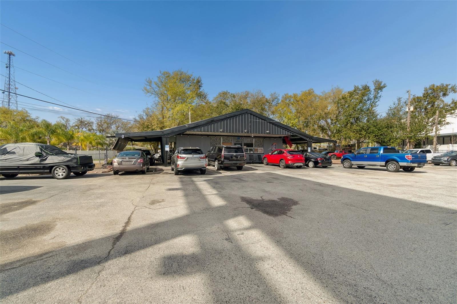 Image 11 of 39 For 7411 Land O Lakes Boulevard