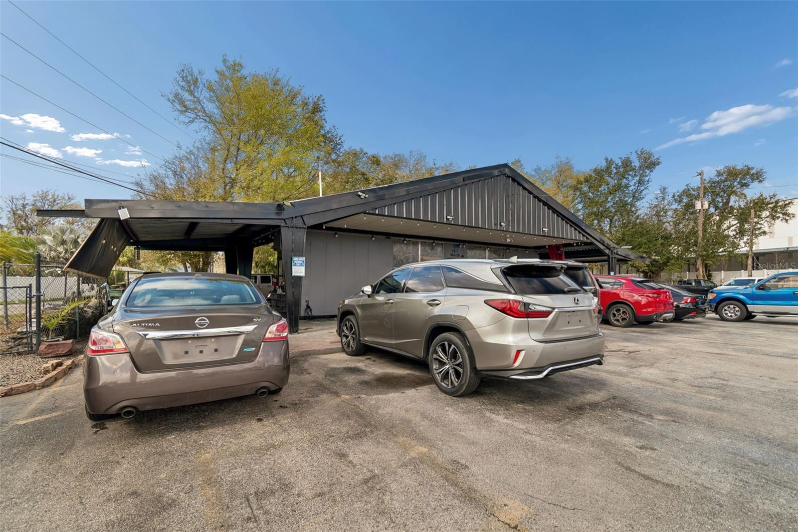 Image 15 of 39 For 7411 Land O Lakes Boulevard