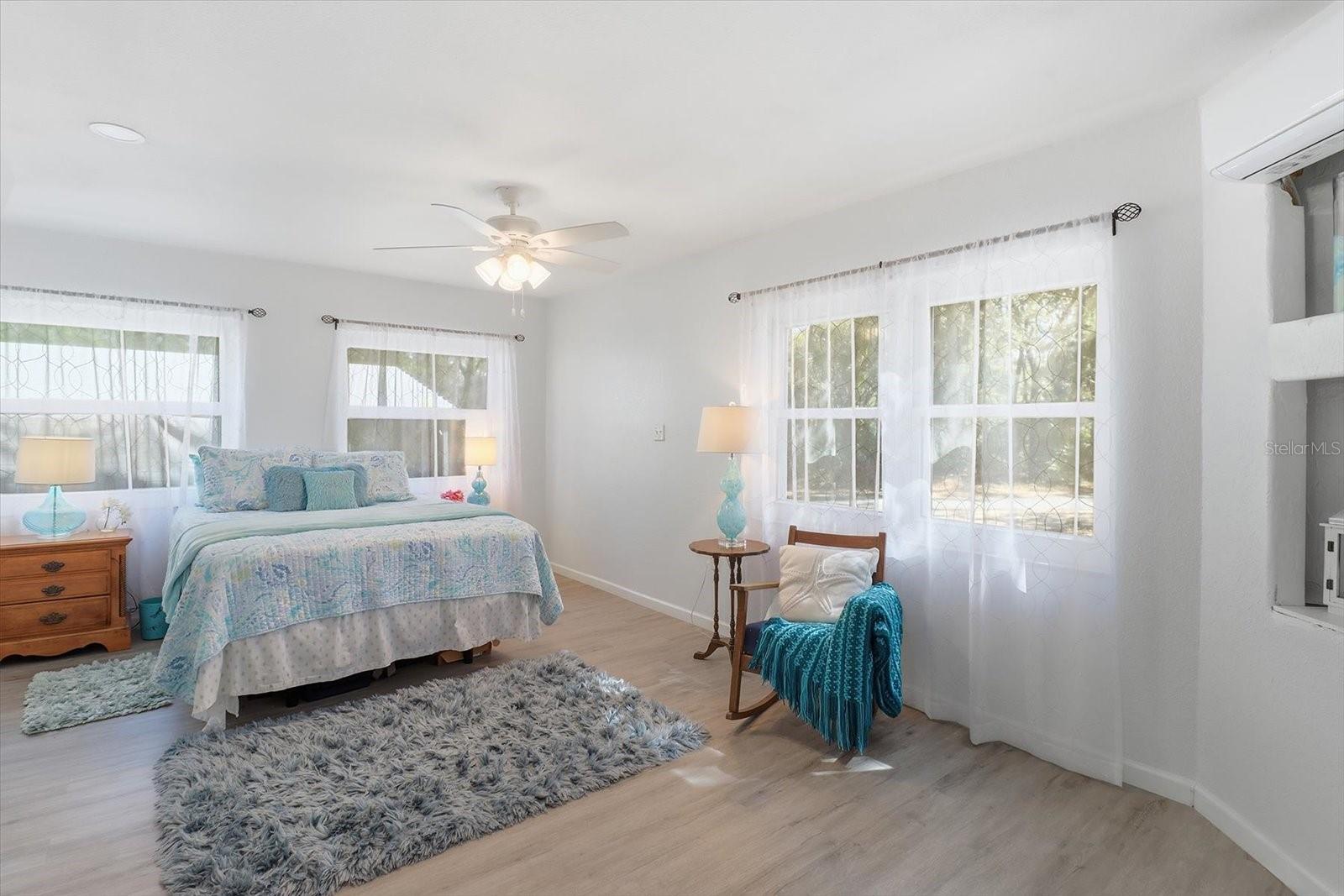 Image 17 of 52 For 6785 7 Rivers Drive