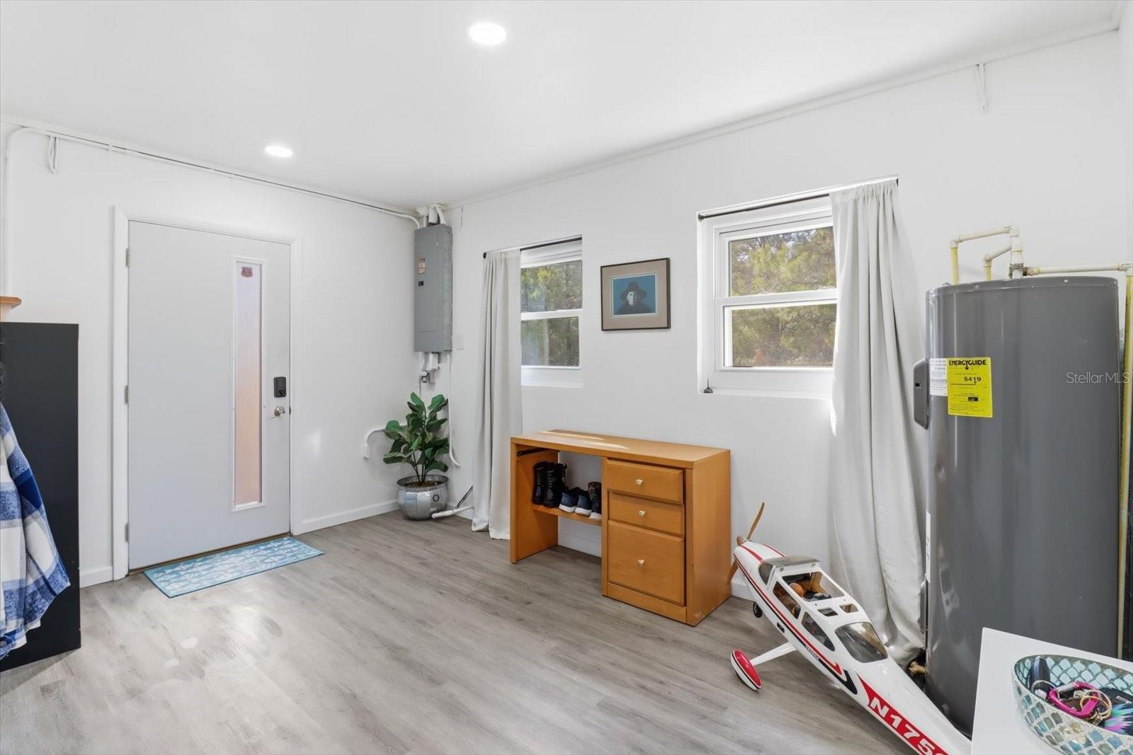 Image 25 of 52 For 6785 7 Rivers Drive