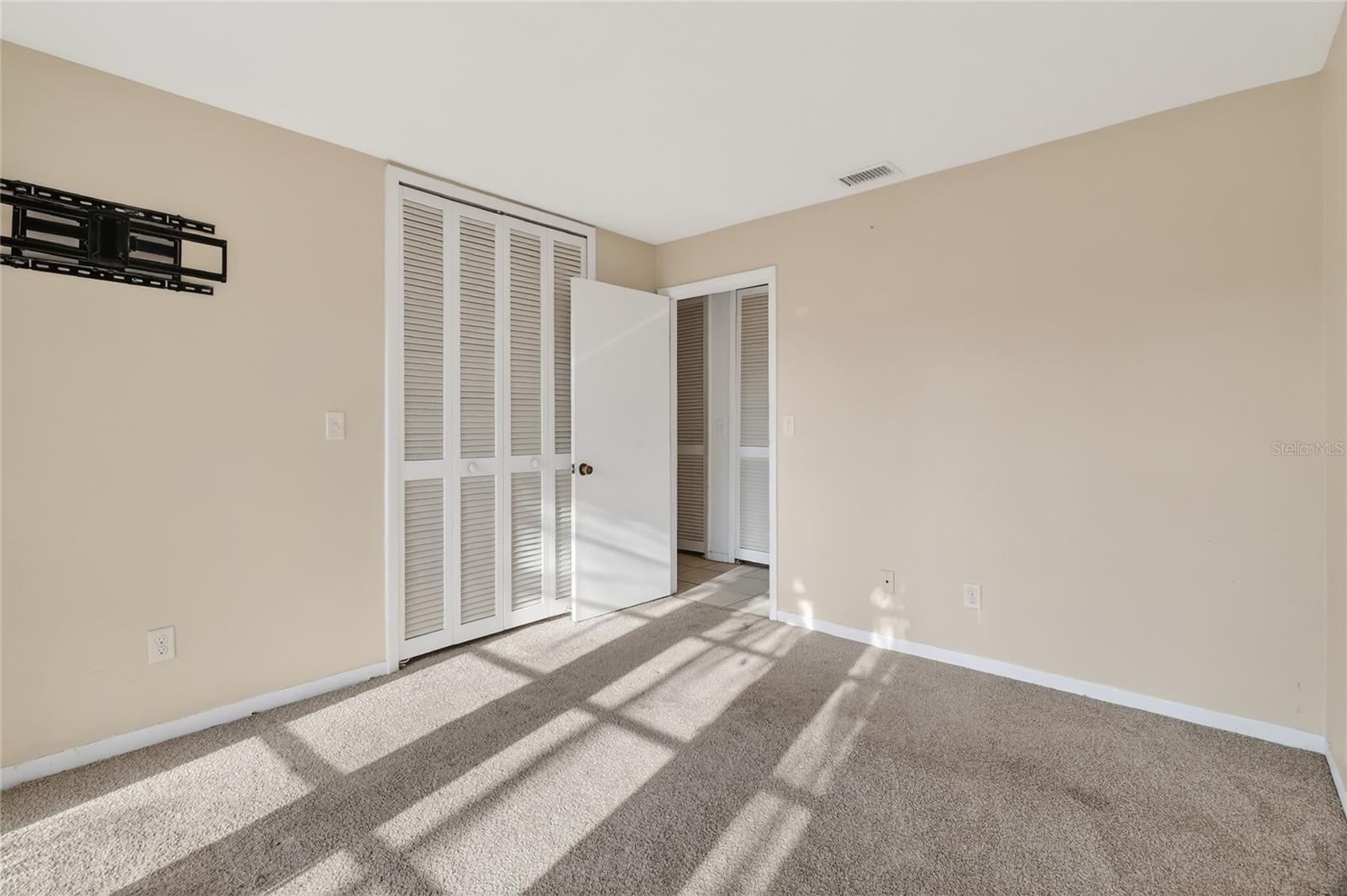 Image 29 of 56 For 1301 Alameda Avenue