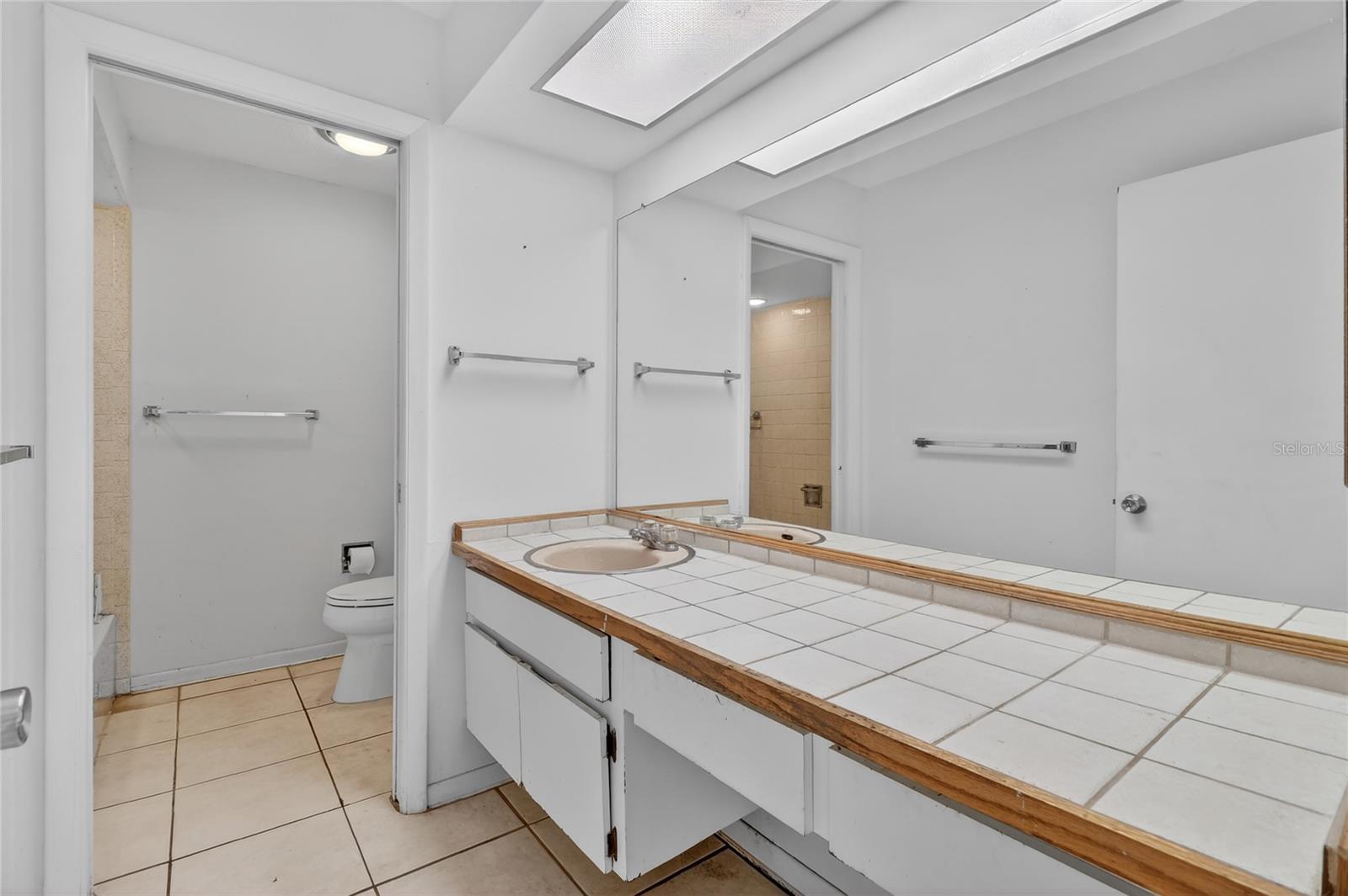 Image 31 of 56 For 1301 Alameda Avenue