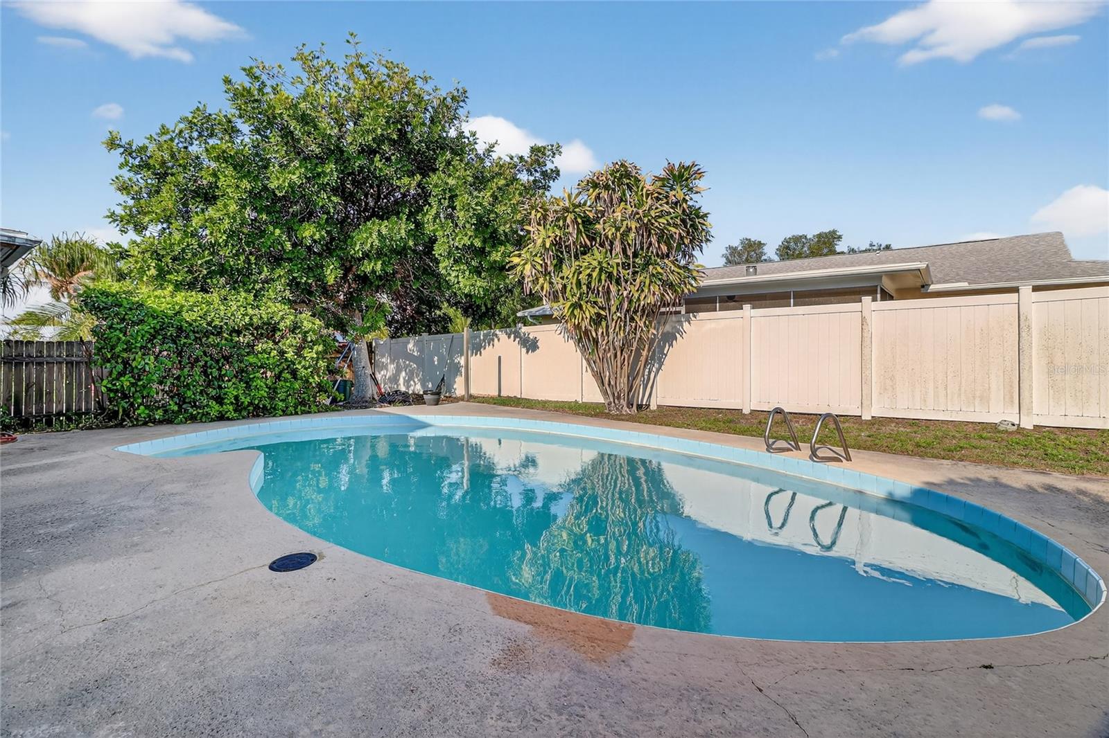 Image 50 of 56 For 1301 Alameda Avenue