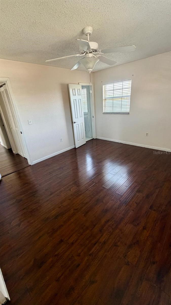 Image 11 of 14 For 1920 Edgewood Drive I12