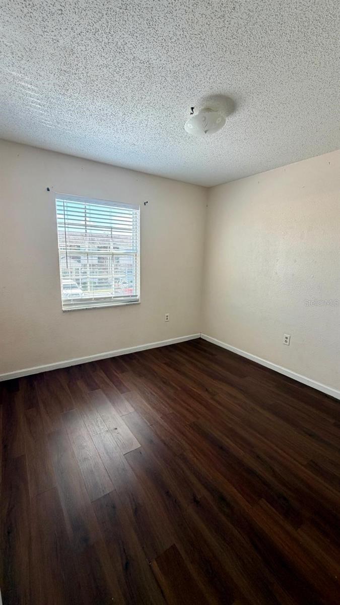 Image 8 of 14 For 1920 Edgewood Drive I12