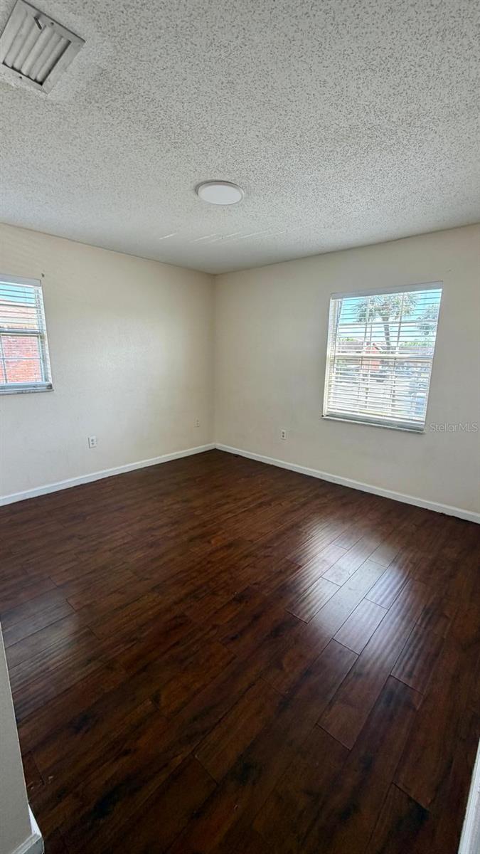 Image 9 of 14 For 1920 Edgewood Drive I12