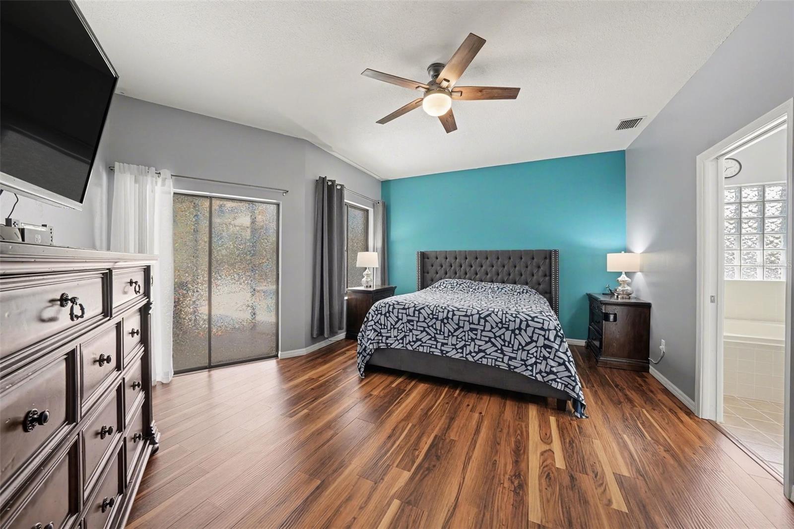 Listing photo id 11 for 9207 Rockrose Drive