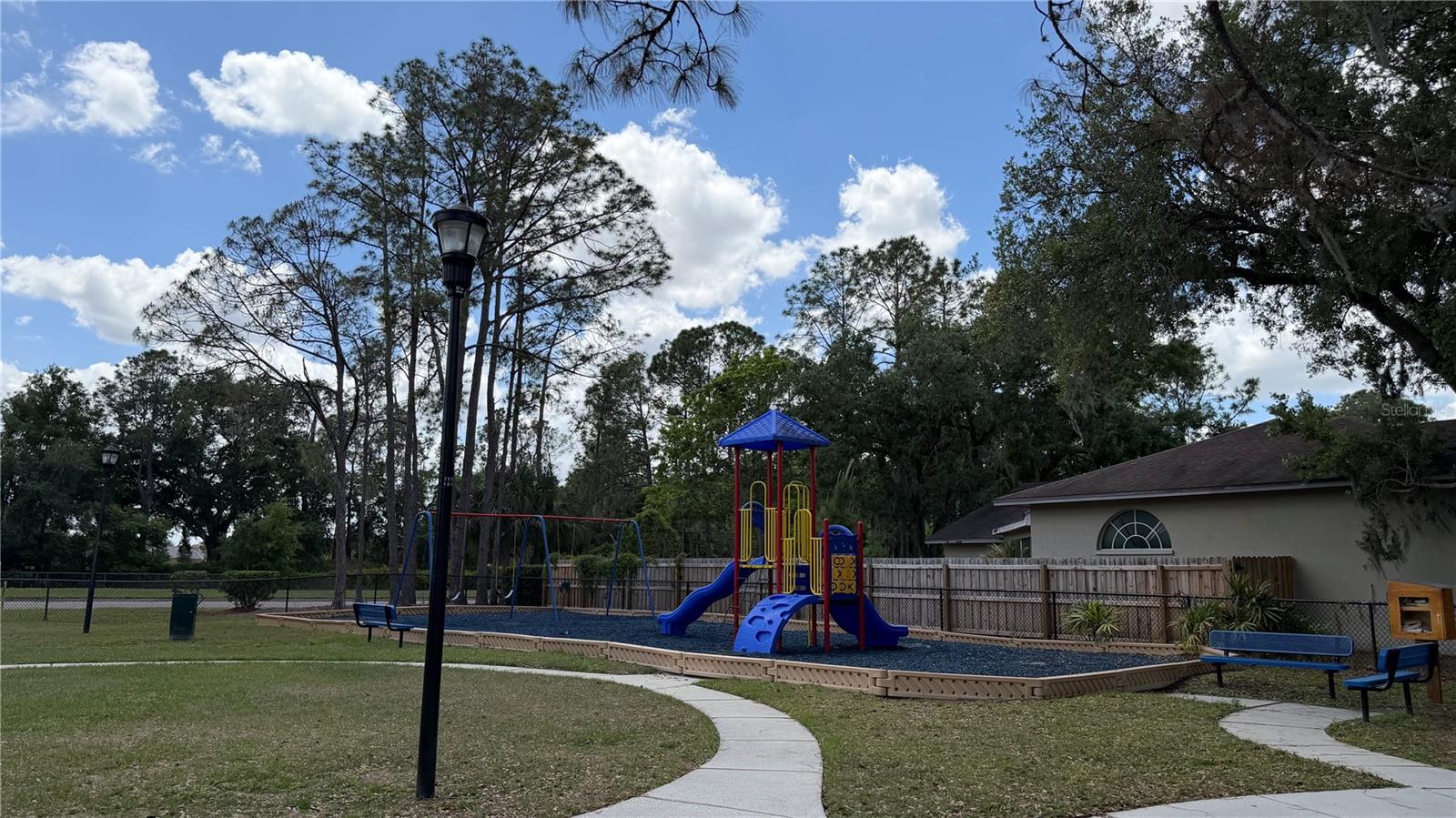 Listing photo id 31 for 9207 Rockrose Drive