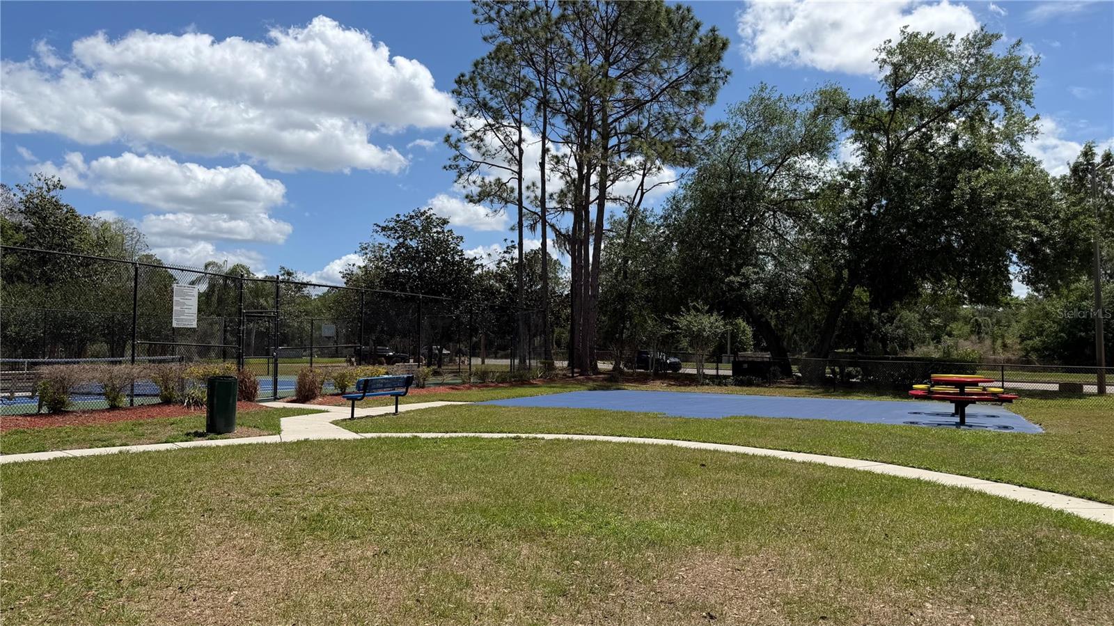 Listing photo id 32 for 9207 Rockrose Drive