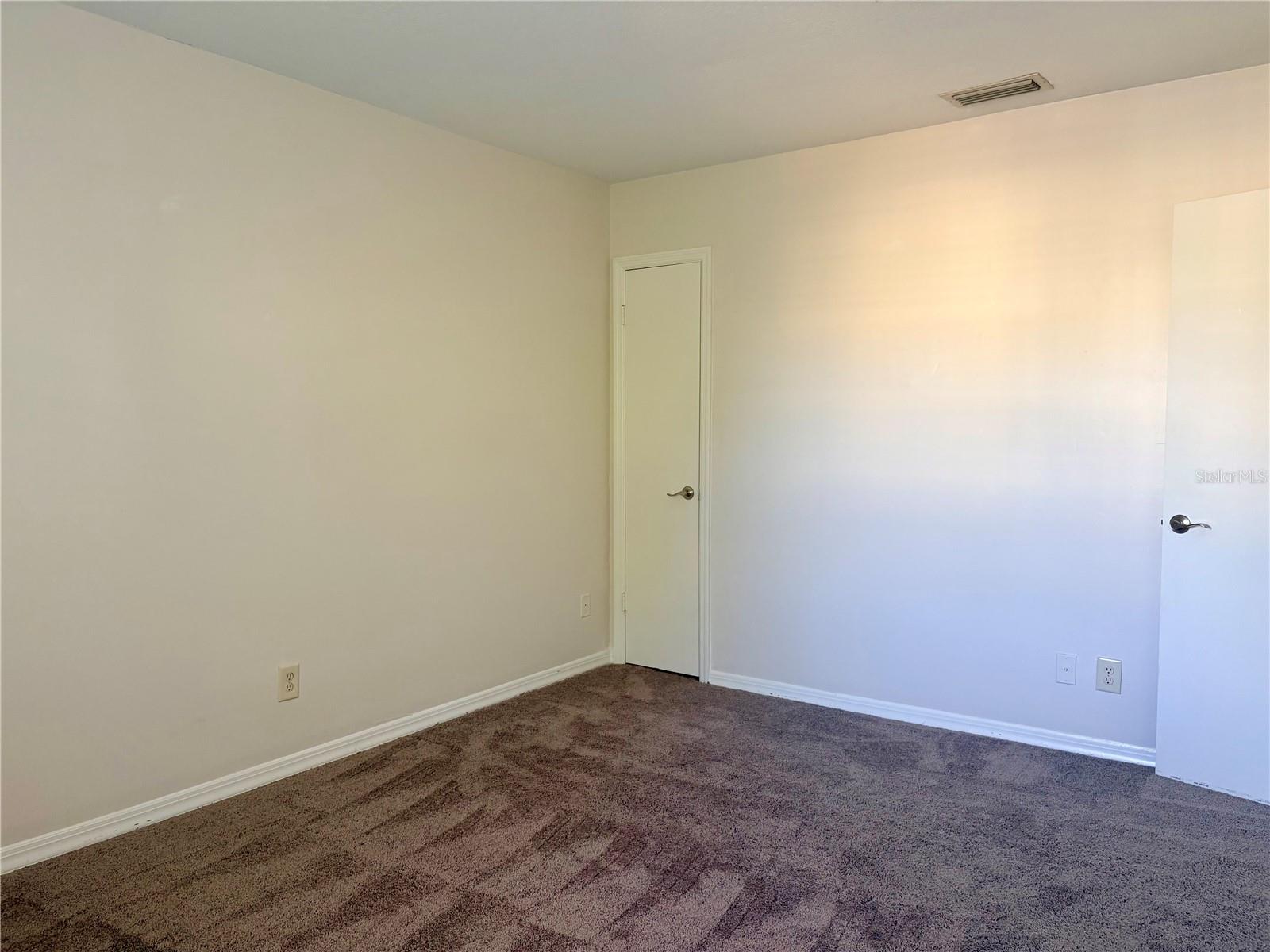 Image 17 of 44 For 204 Pompano Drive Se D