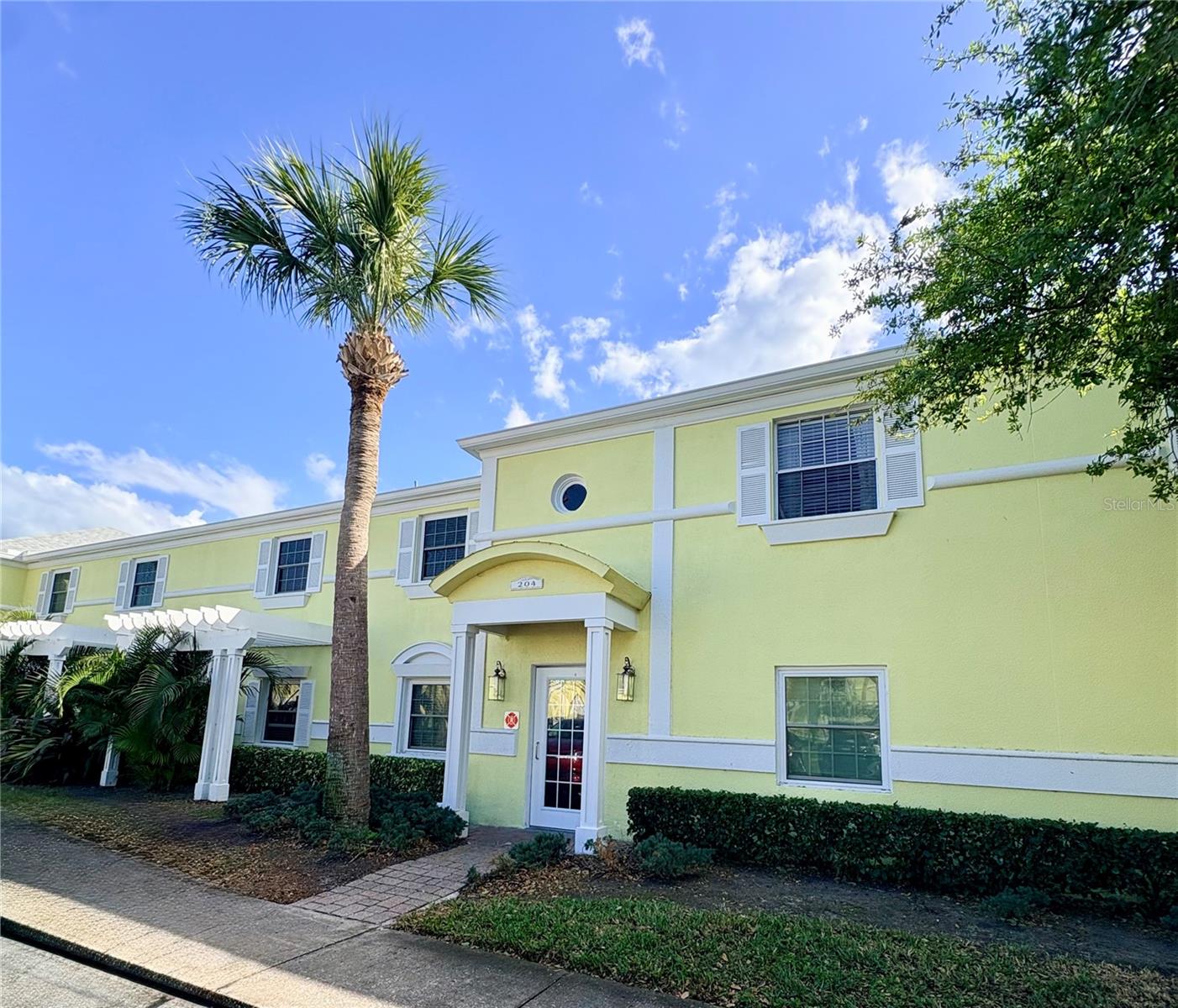 Image 2 of 44 For 204 Pompano Drive Se D