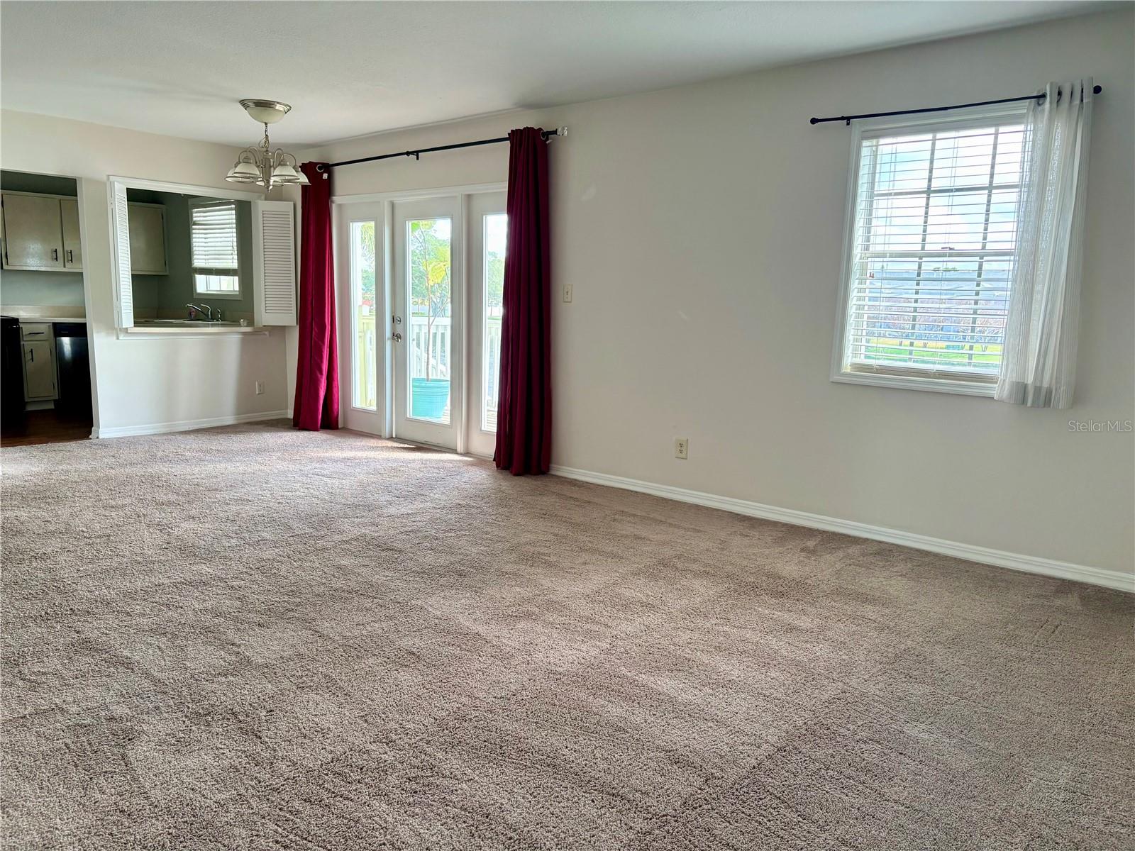 Image 8 of 44 For 204 Pompano Drive Se D