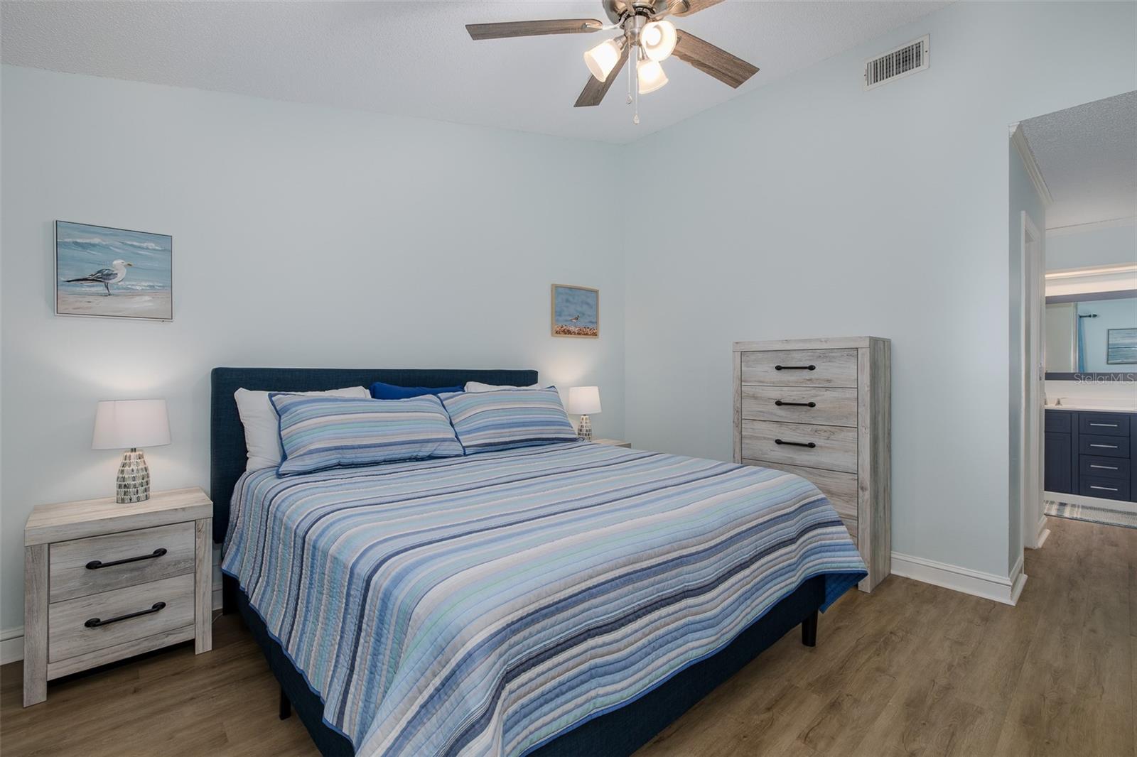 Image 16 of 29 For 2155 Elm Street 707