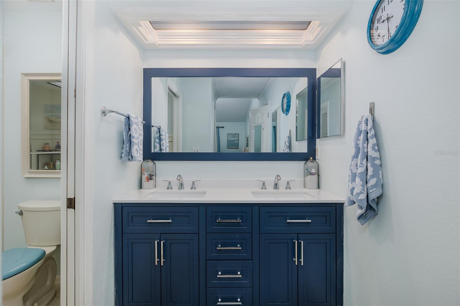 Image 19 of 29 For 2155 Elm Street 707