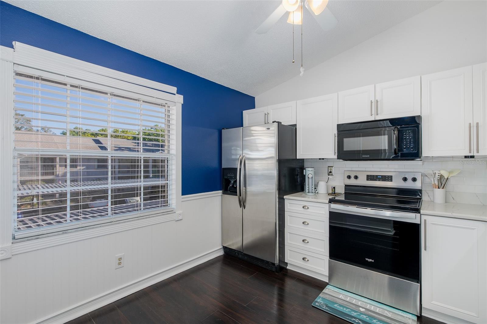 Image 4 of 29 For 2155 Elm Street 707