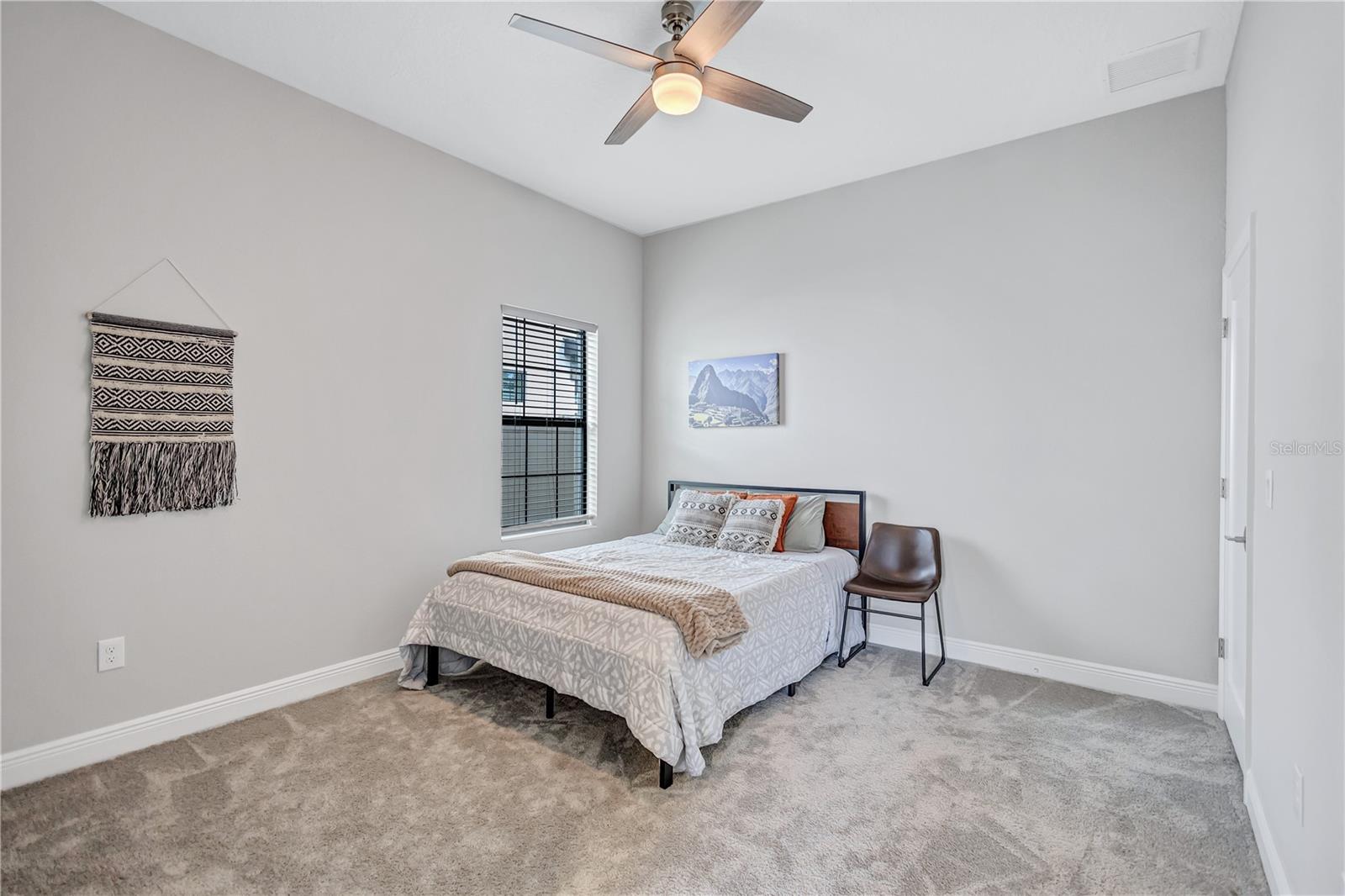 Image 28 of 39 For 4593 Shoreleaf Loop