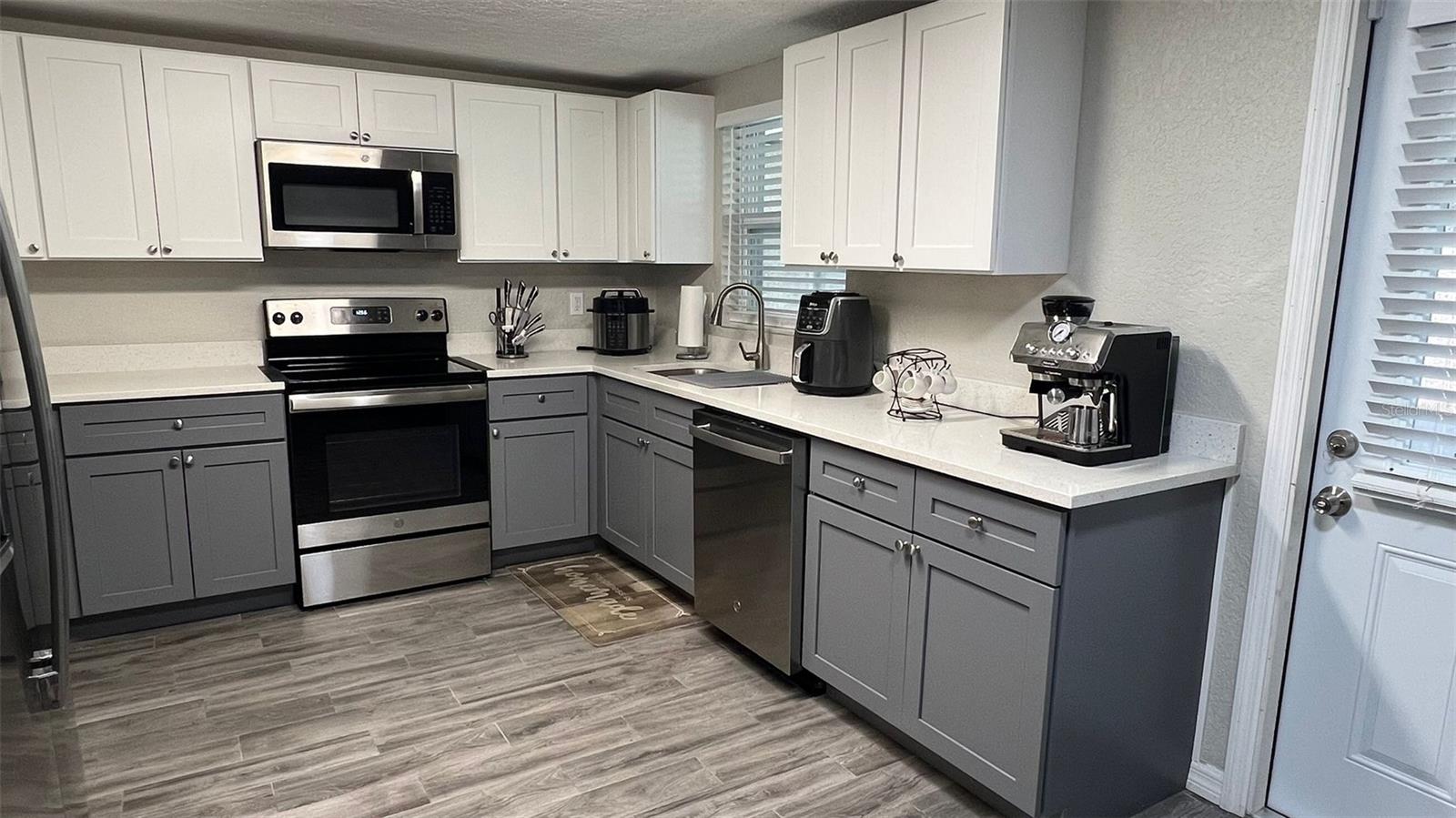 Image 11 of 23 For 2705 Gardner Place