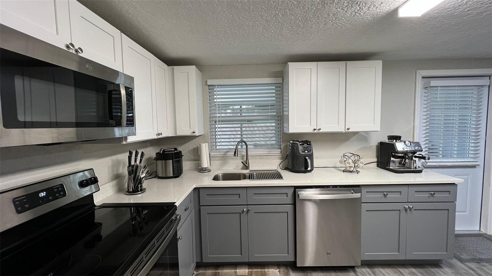 Image 8 of 23 For 2705 Gardner Place