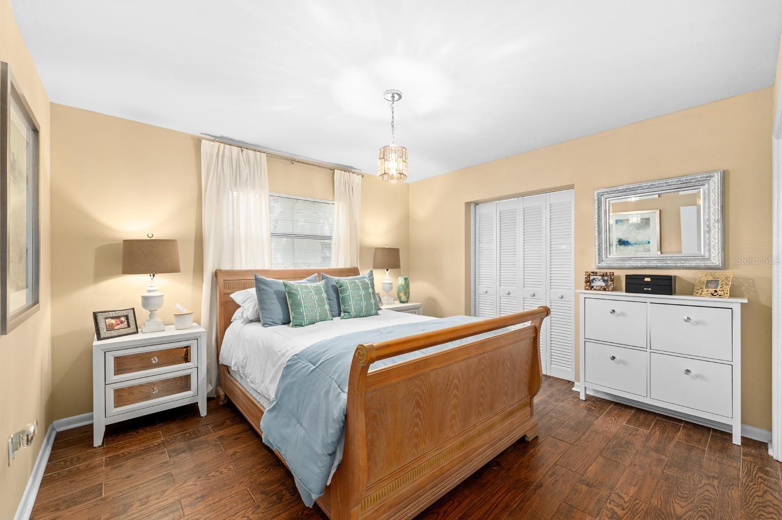 Image 13 of 41 For 4606 Esperanza Avenue