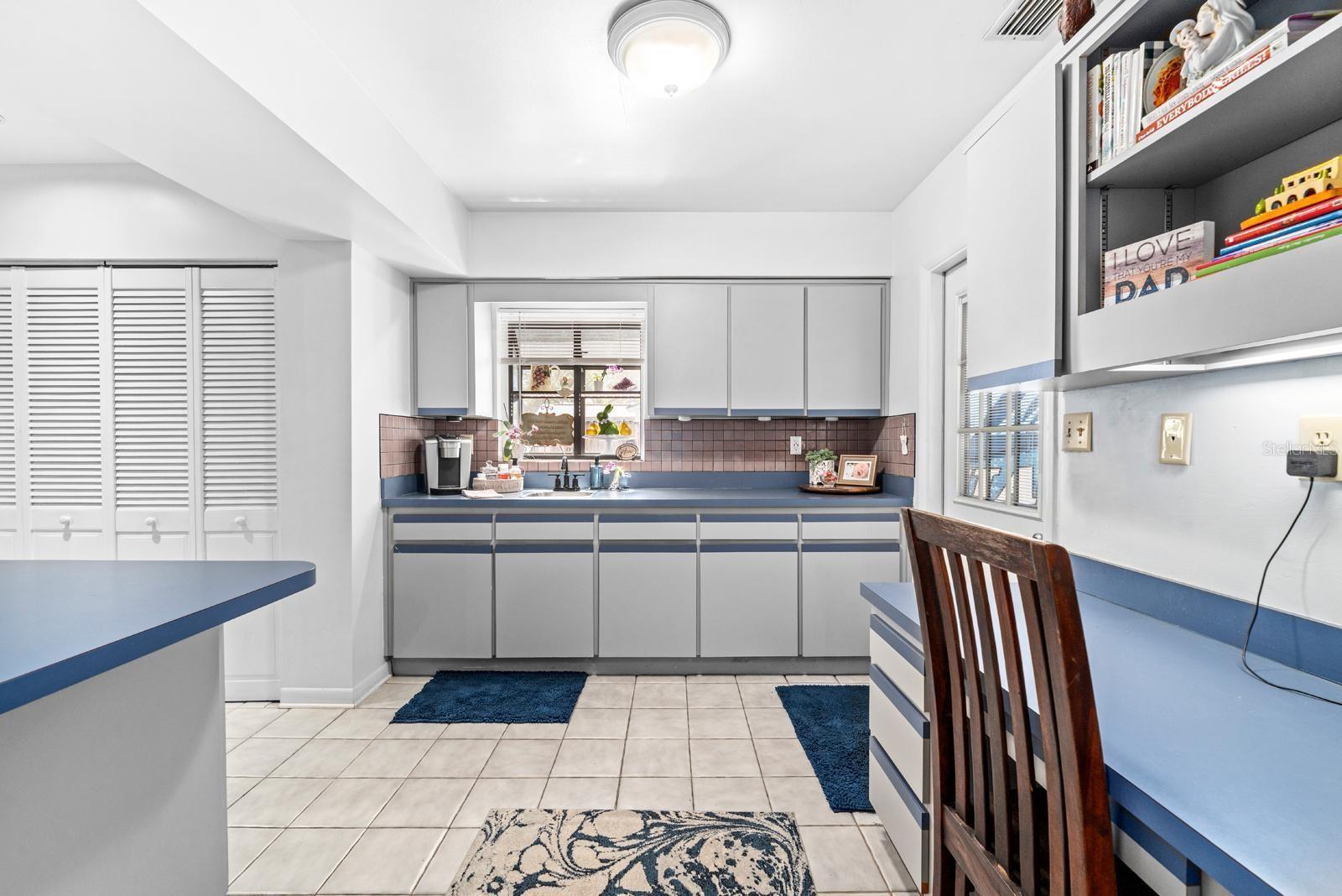 Image 18 of 41 For 4606 Esperanza Avenue