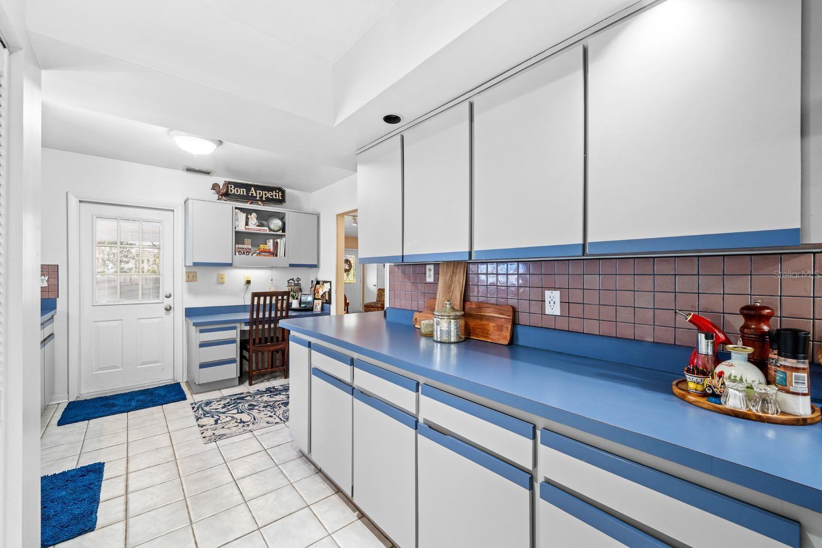 Image 22 of 41 For 4606 Esperanza Avenue