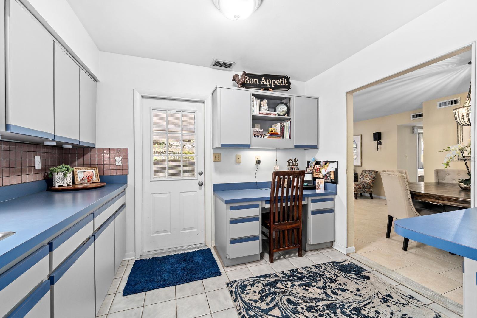 Image 23 of 41 For 4606 Esperanza Avenue