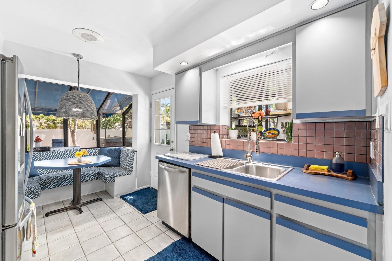 Image 24 of 41 For 4606 Esperanza Avenue