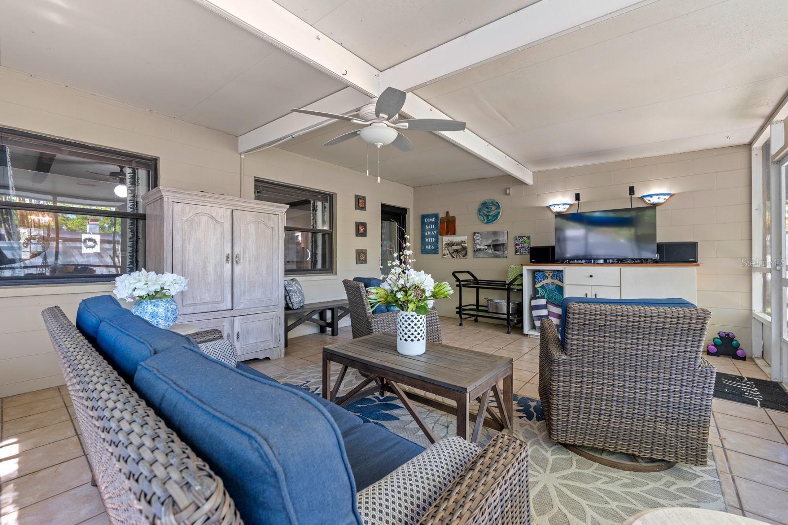 Image 27 of 41 For 4606 Esperanza Avenue