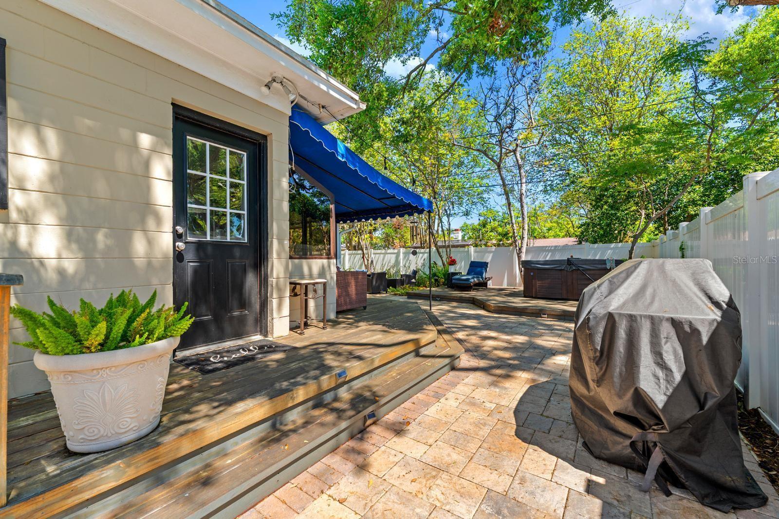 Image 32 of 41 For 4606 Esperanza Avenue