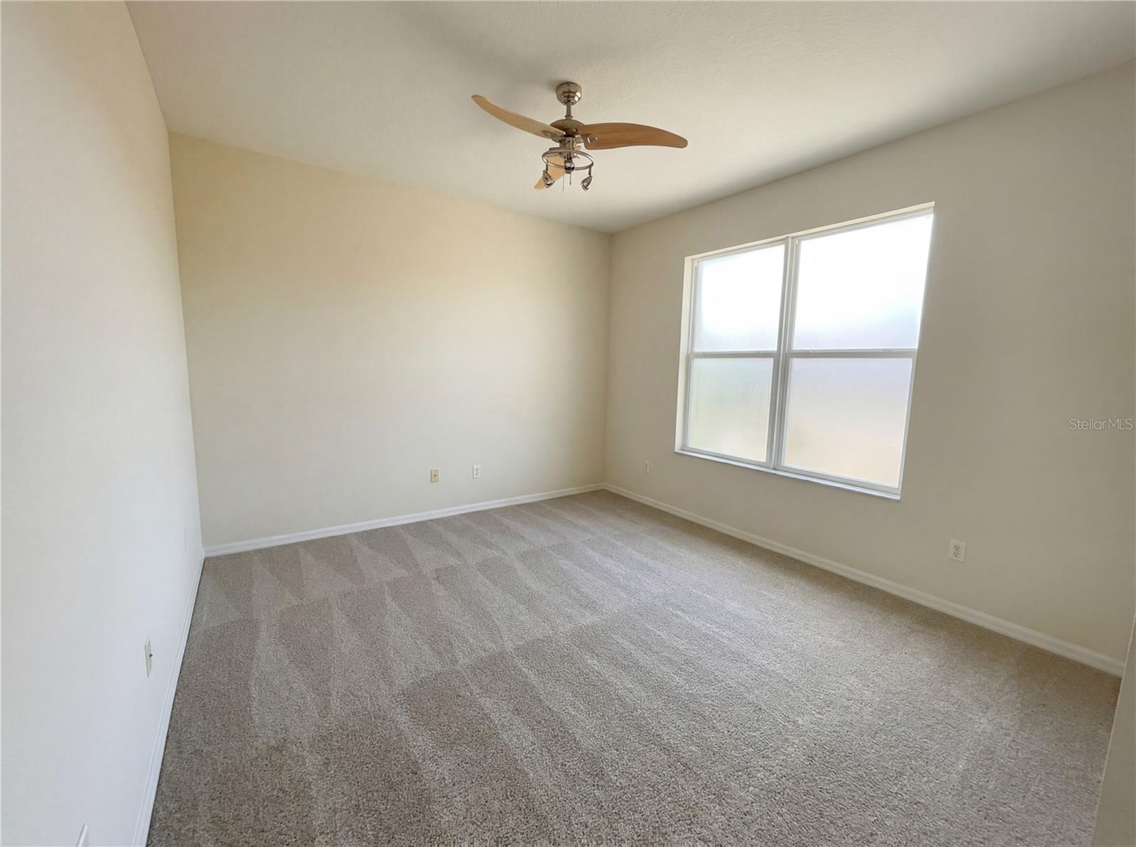 Image 19 of 26 For 18010 Java Isle Drive